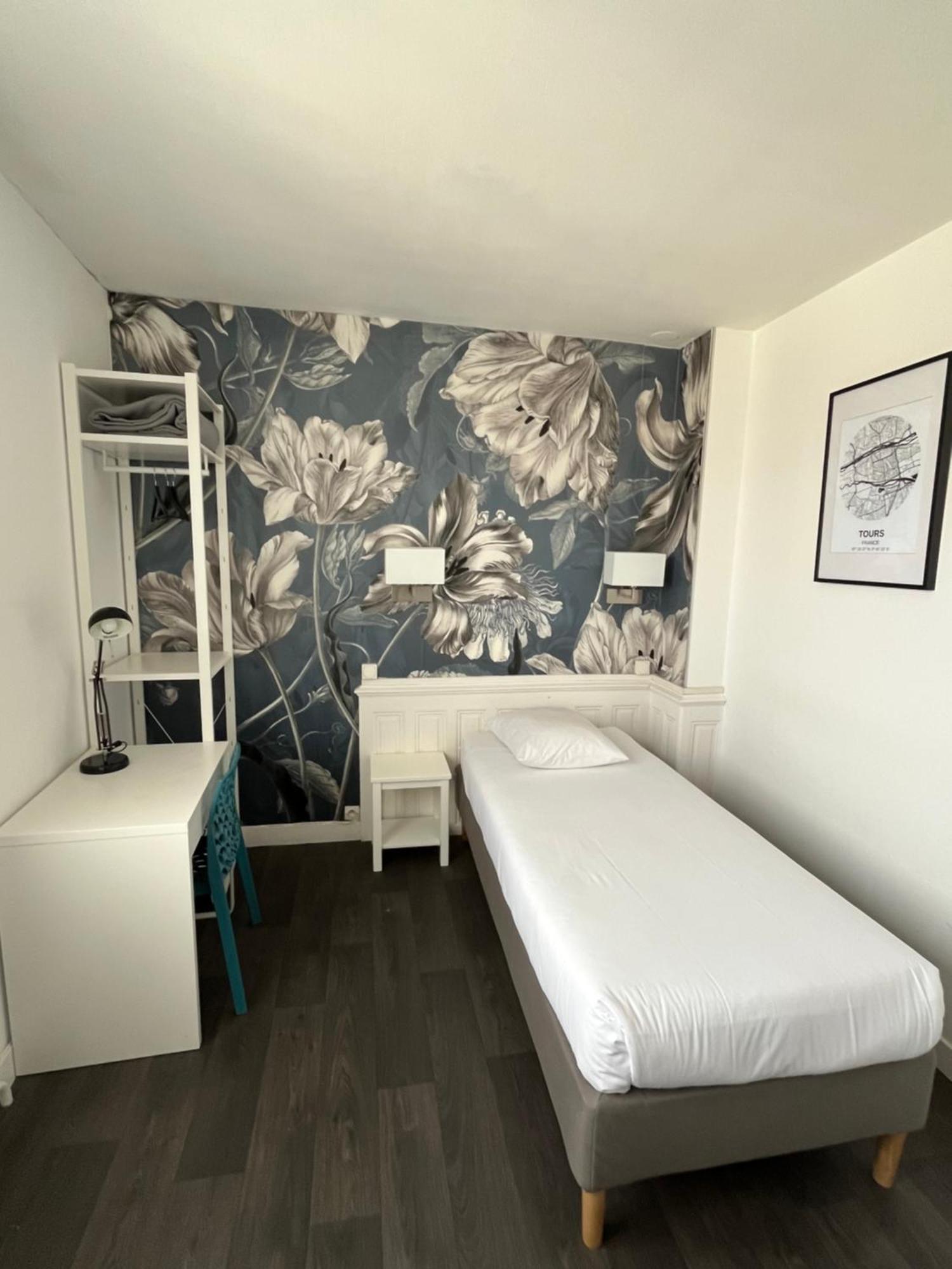 Single Room with Shared Bathroom,1522169803:JPEG