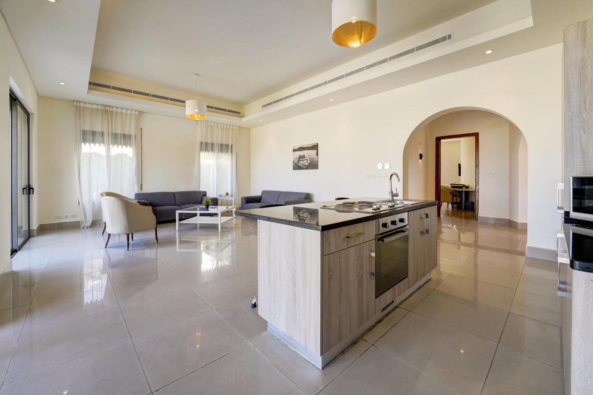 Deluxe Room Street side