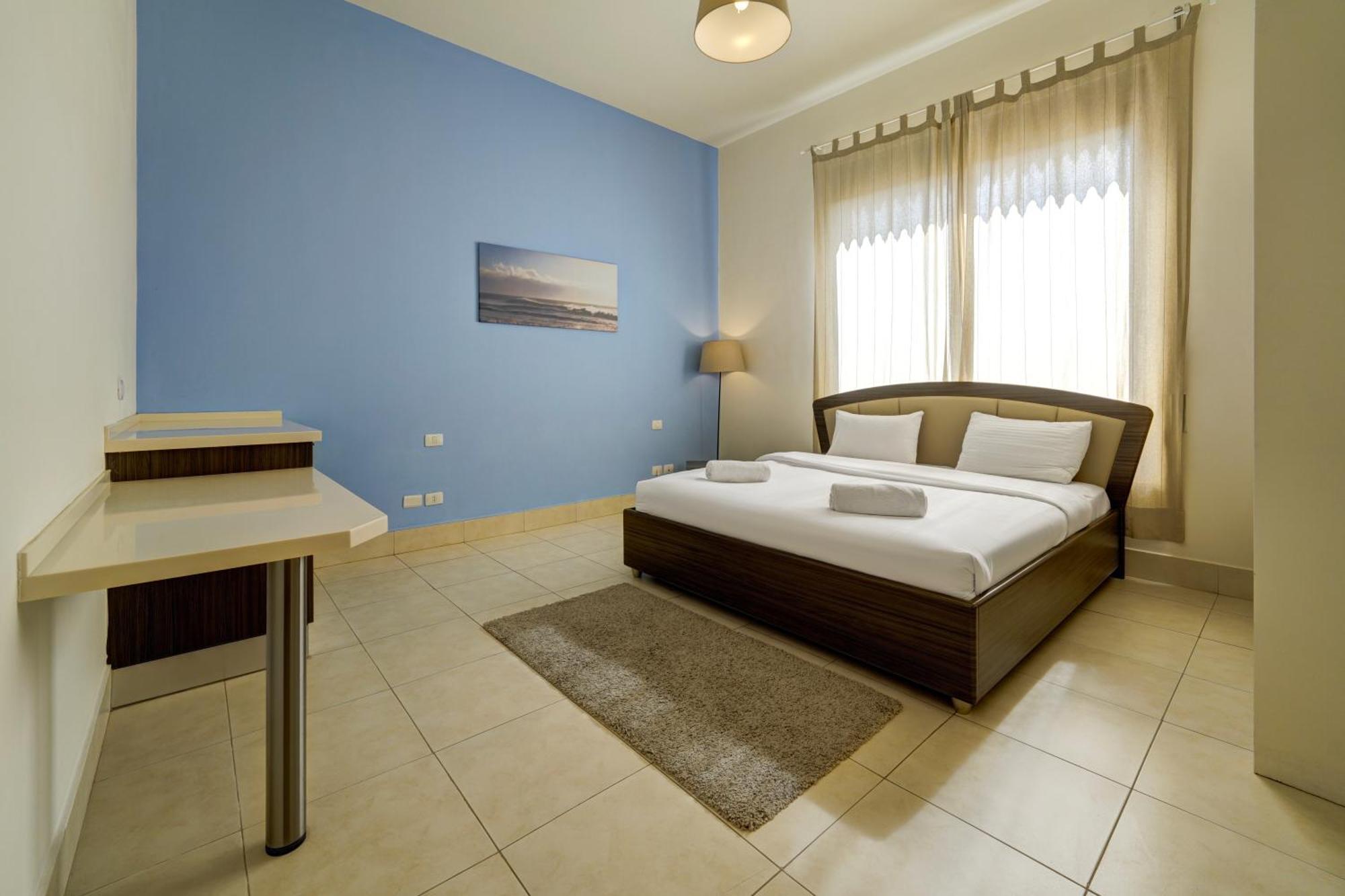Deluxe Room Street side