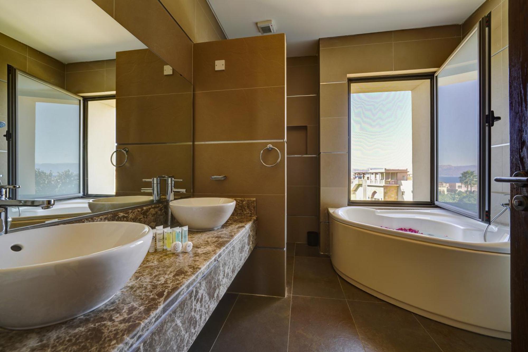 Deluxe Room Street side
