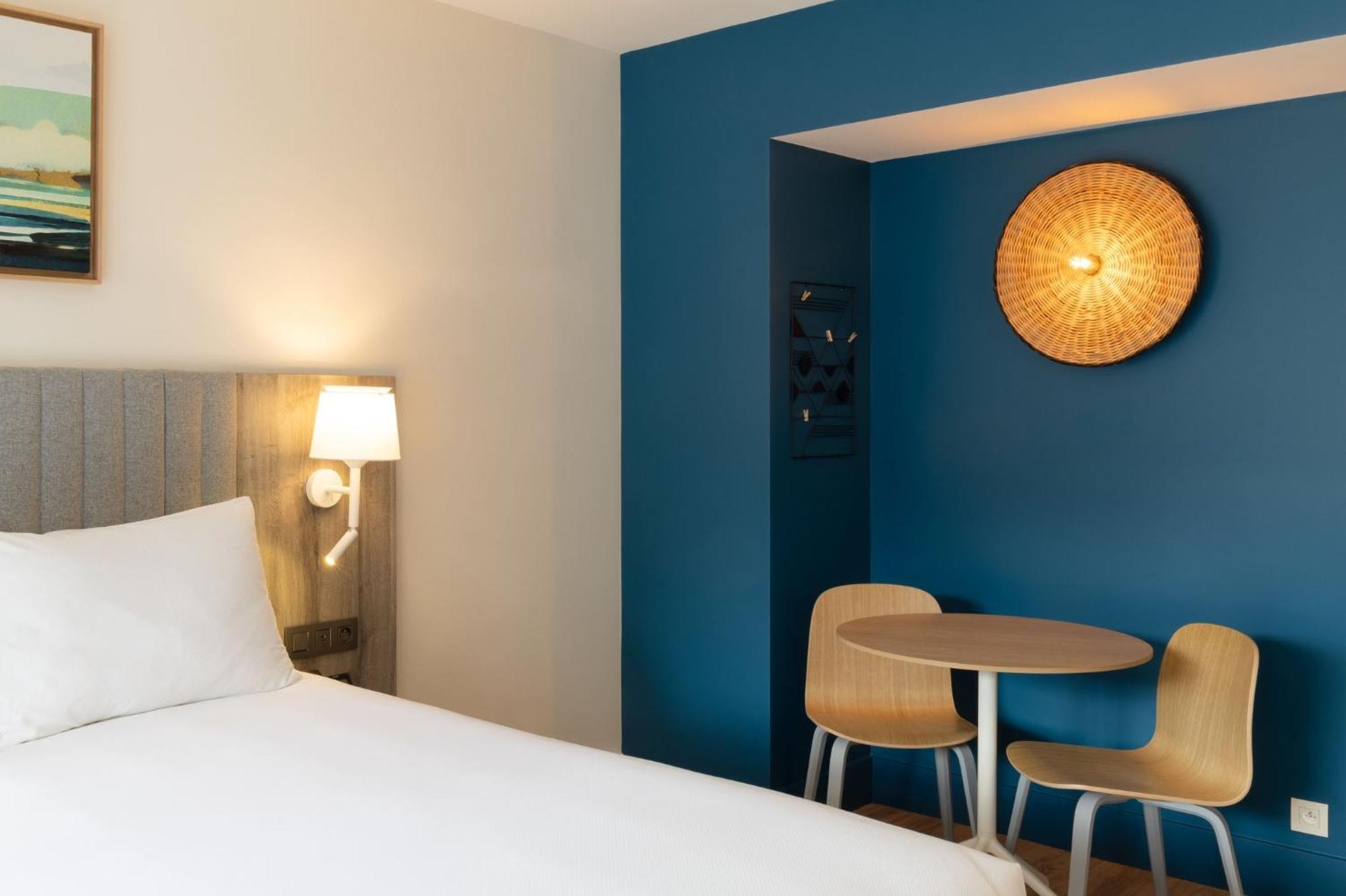 Studio Queen Suite with Balcony,1539170851:JPEG