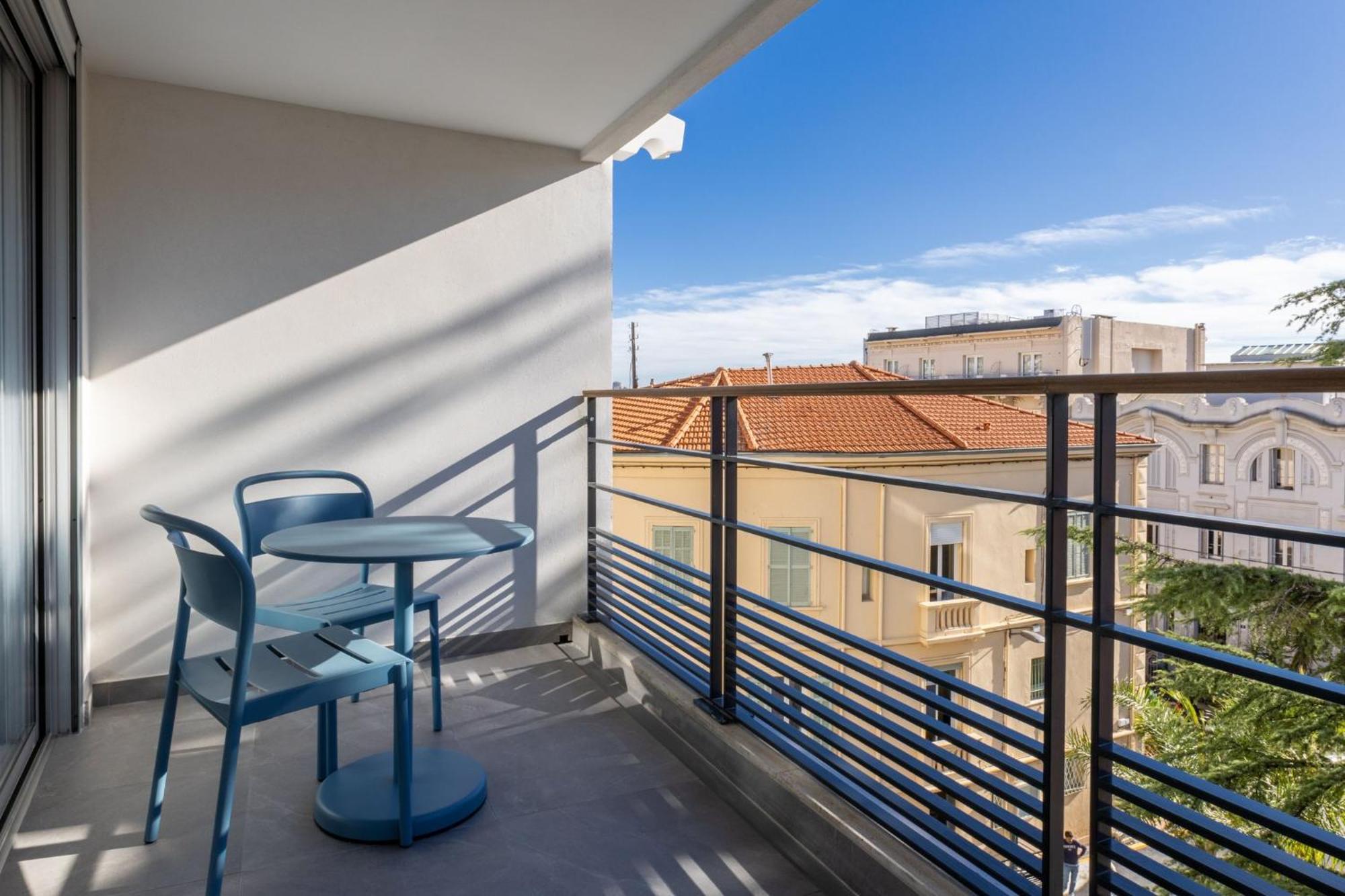One-Bedroom Queen Suite with Balcony,1539781126:JPEG