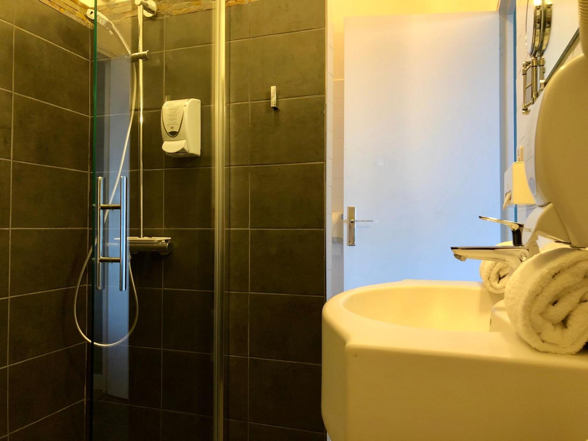 Double or Twin Room with Street View