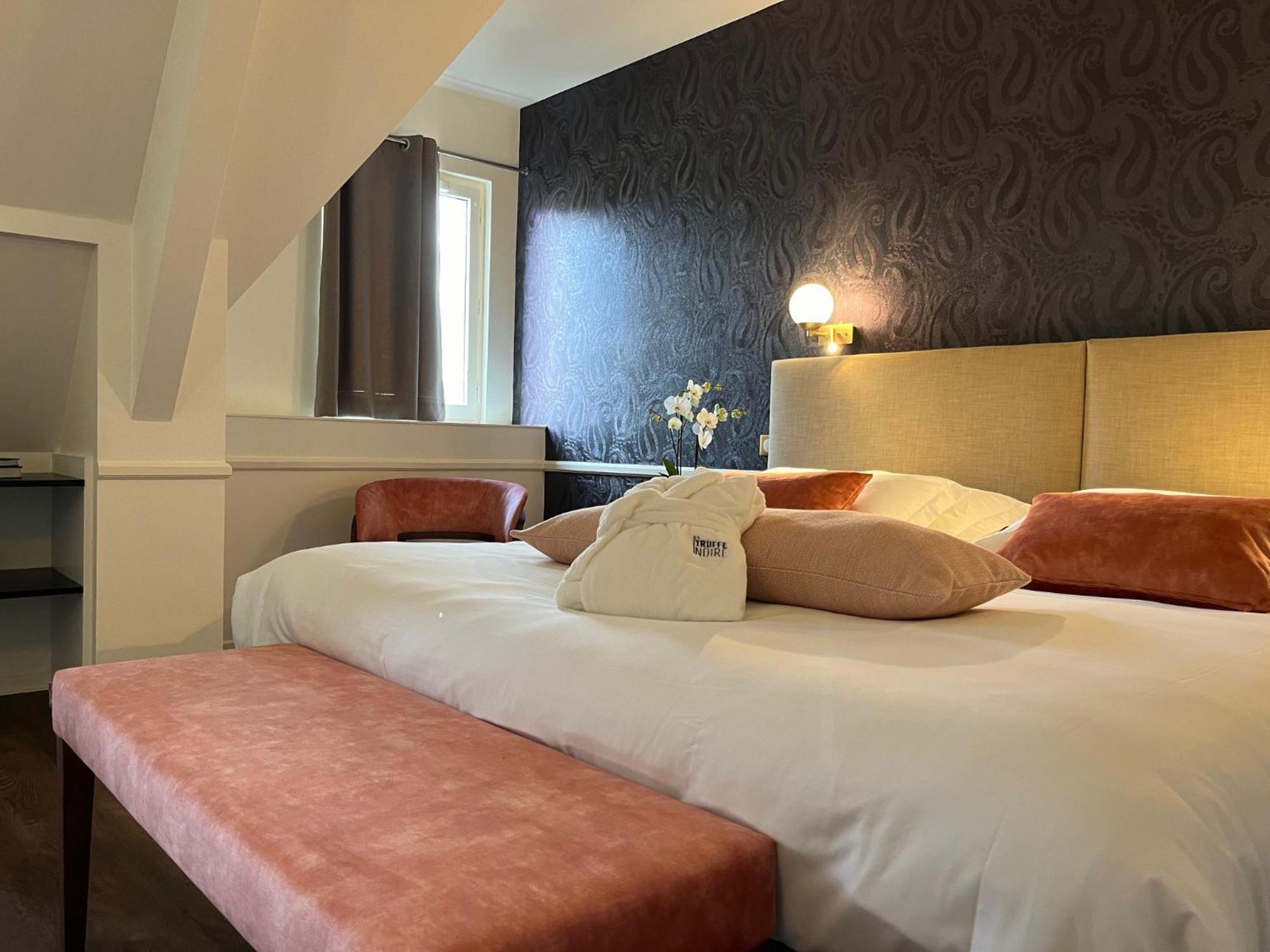 Superior King Room,1543802548:JPEG