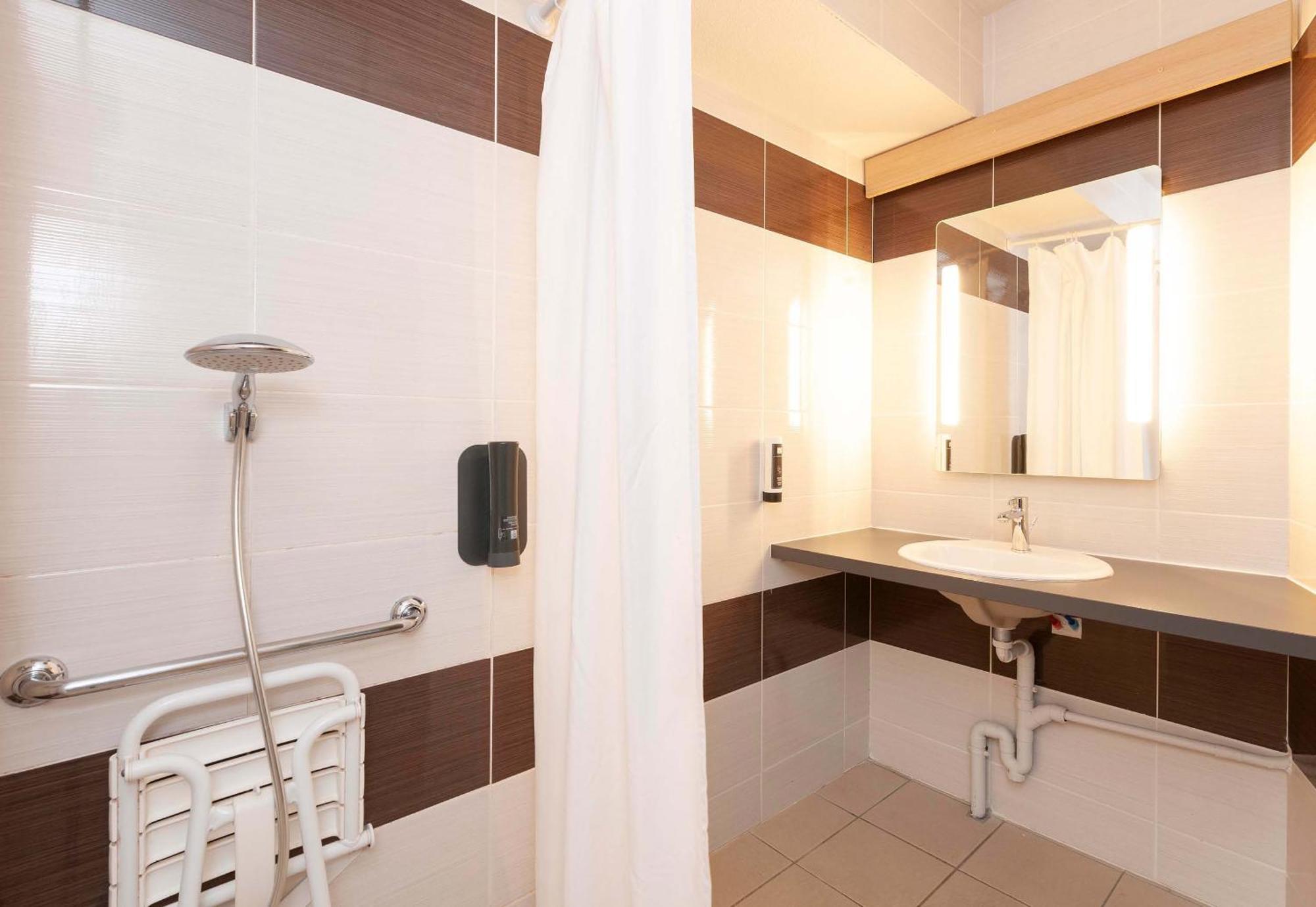 Double Room - Disability Access,1542490855:JPEG