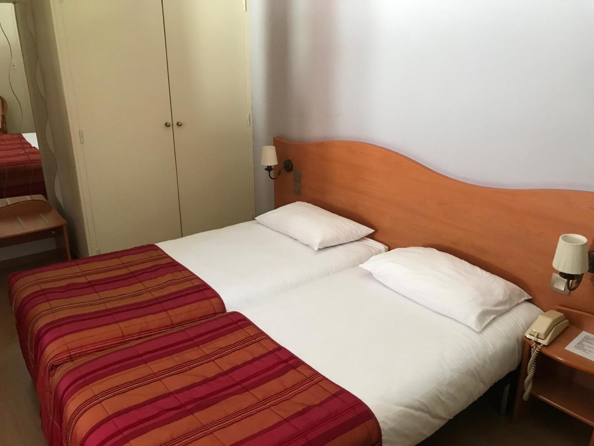 Twin Room,1552896256:JPEG