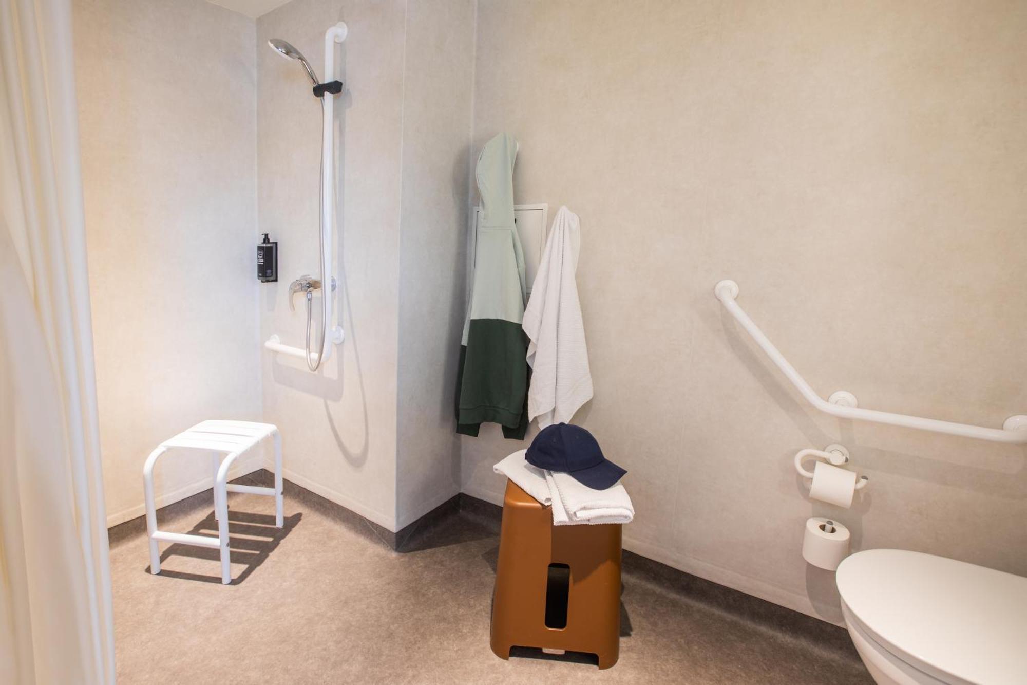 Standard Room for people with reduced mobility with One Double Bed,1581162309:JPEG