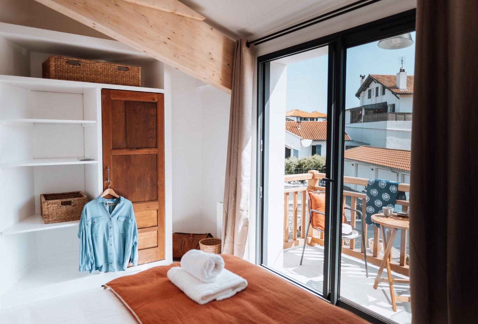 Double Room with Balcony,1571975927:JPEG