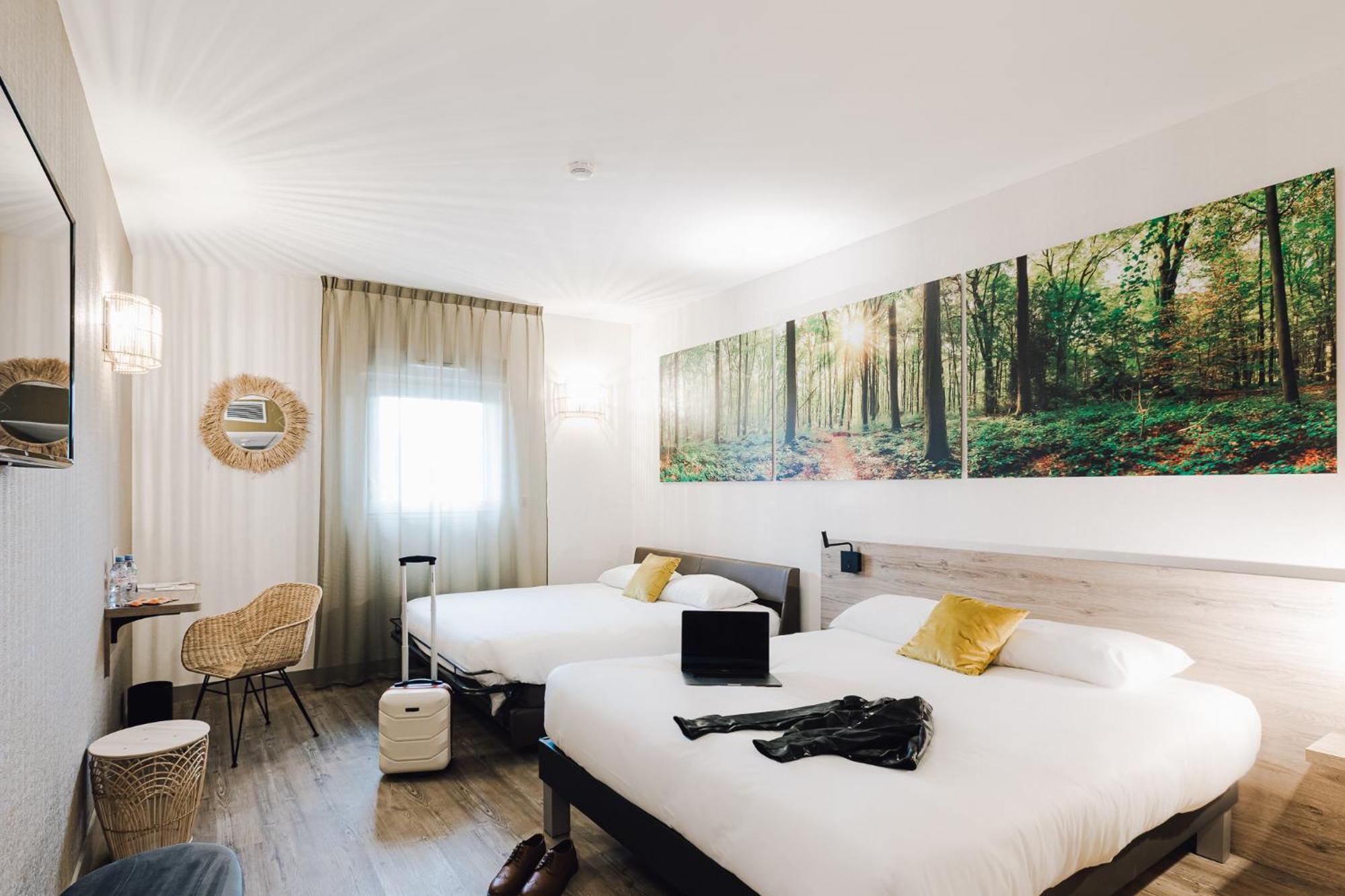 Suite Junior avec 1 Lit Double et Canapé