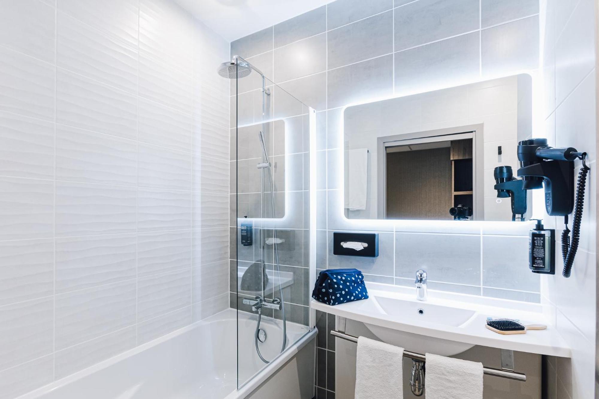 Chambre Familiale avec 1 Lit Double et 2 Lits Superposés