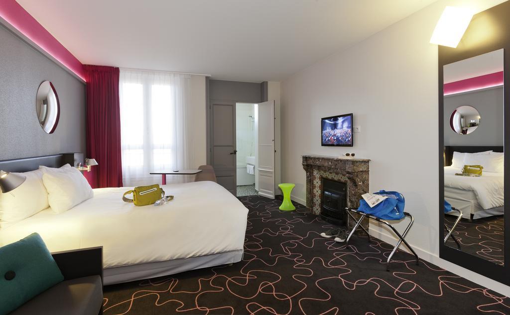 Standard Family Suite with One Double Bed and Sofa,156425820:JPEG