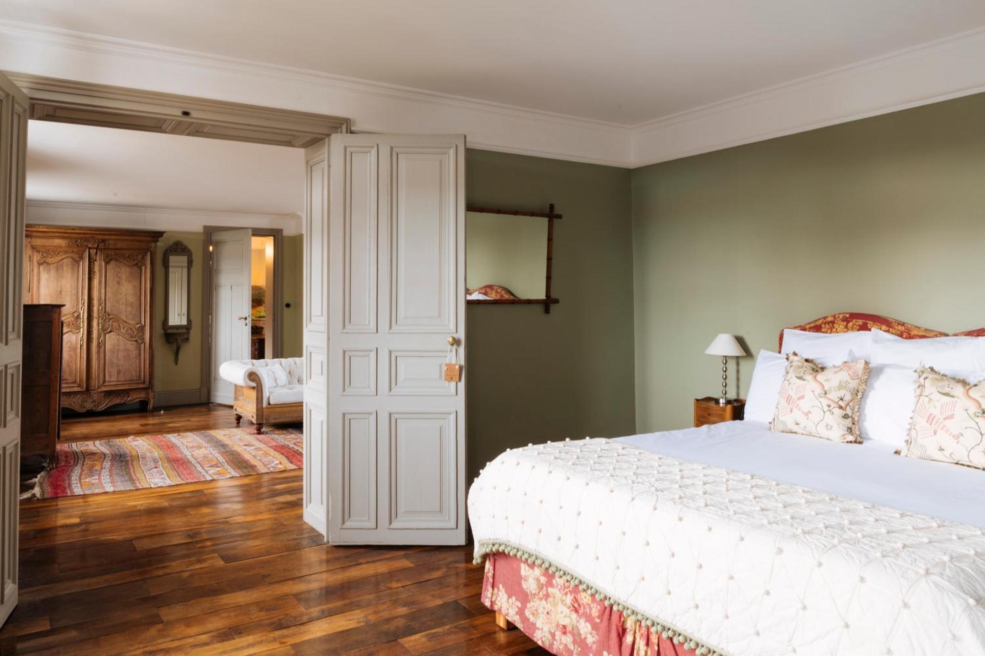 Suite with Garden View,1567175303:JPEG