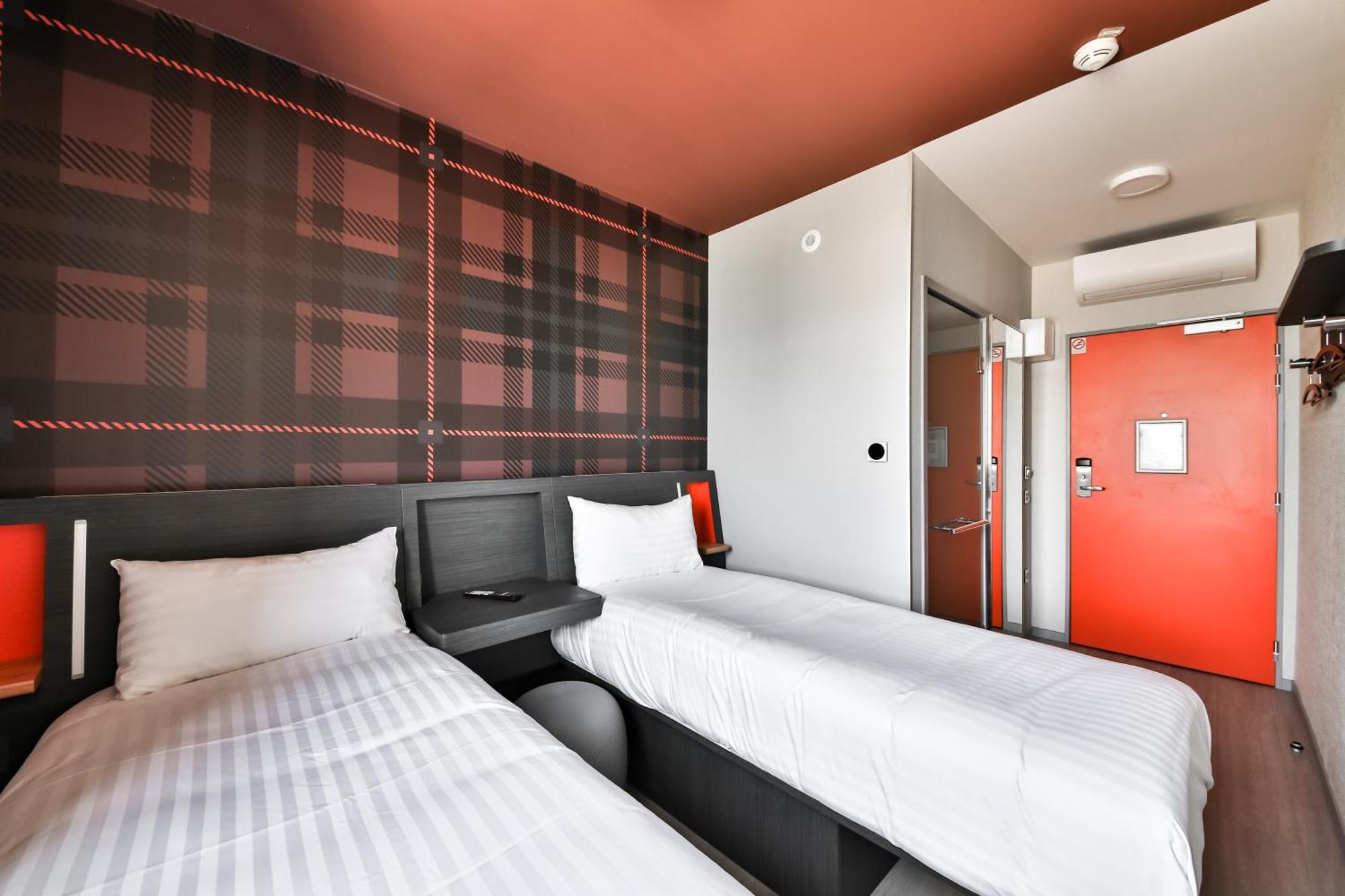 Twin Room,1575066086:JPEG