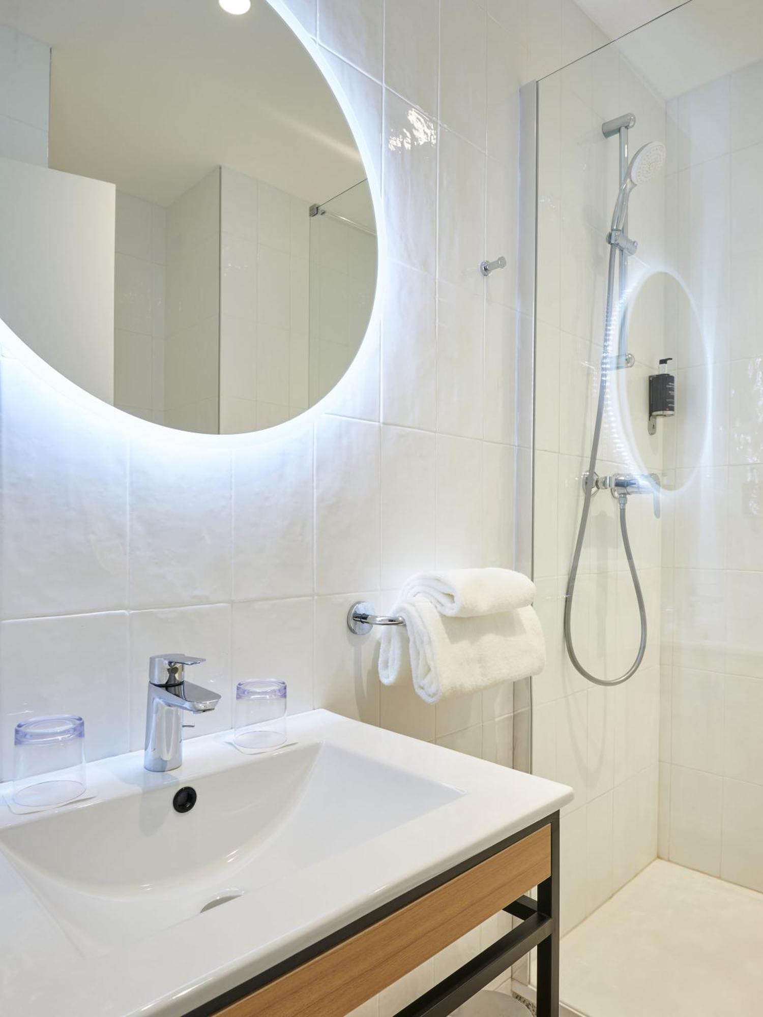 Twin Room,1576688603:JPEG