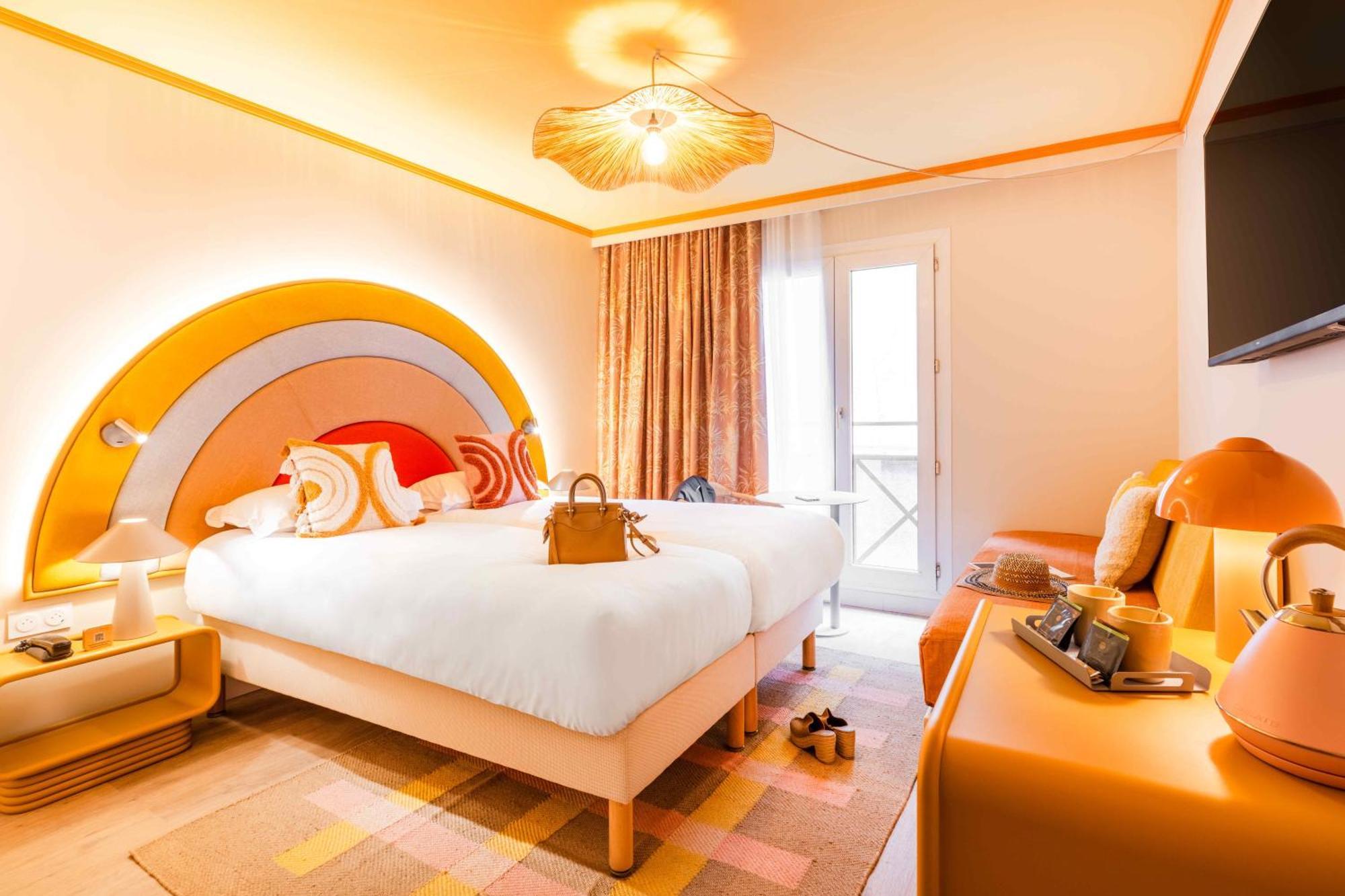 Quarto com 2 Camas de Solteiro