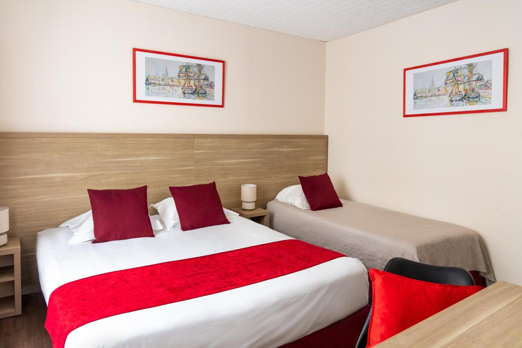 Classic Triple Room Bath Skipper Building