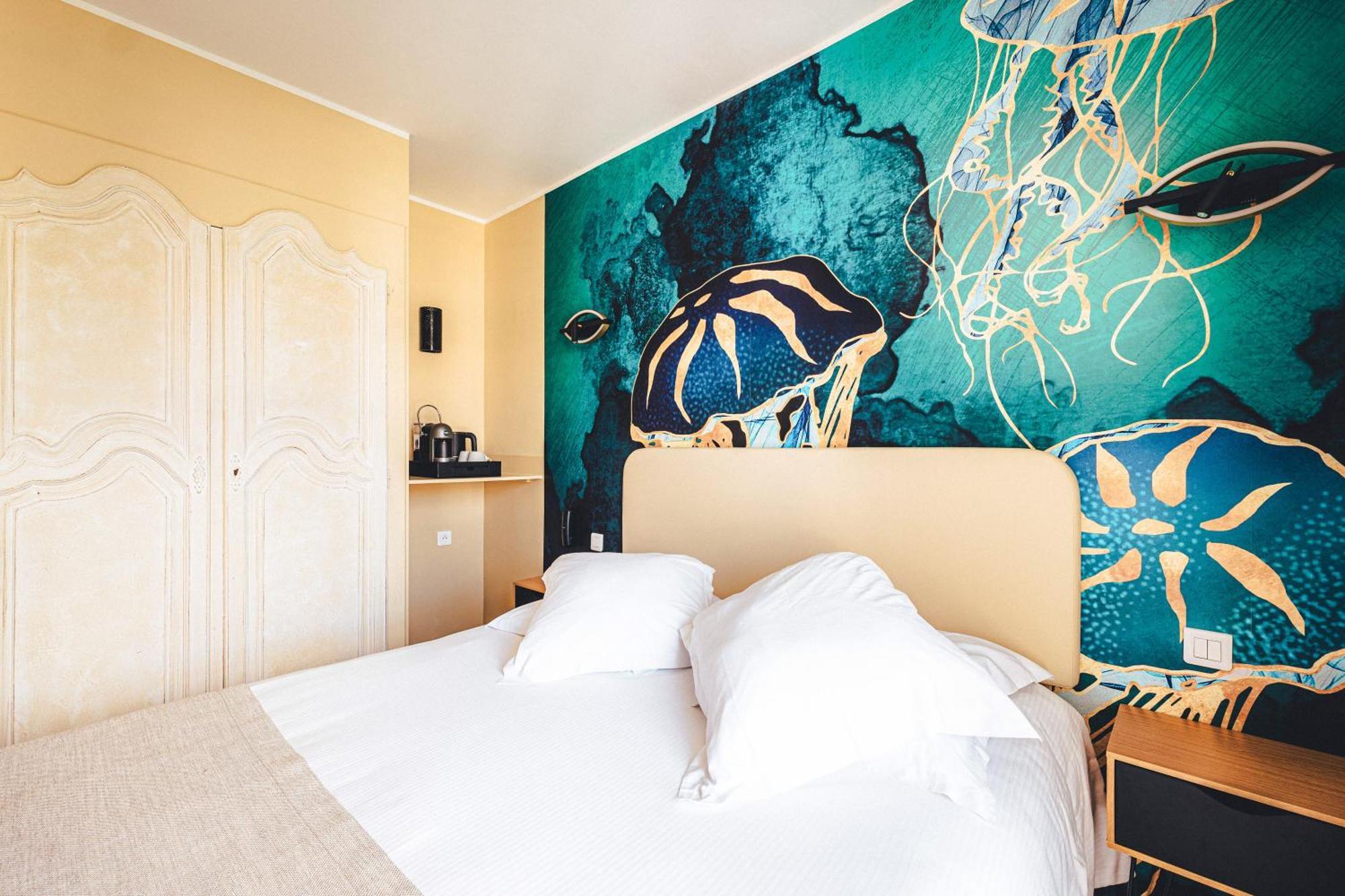 Superior Double Room Balcony Canal View