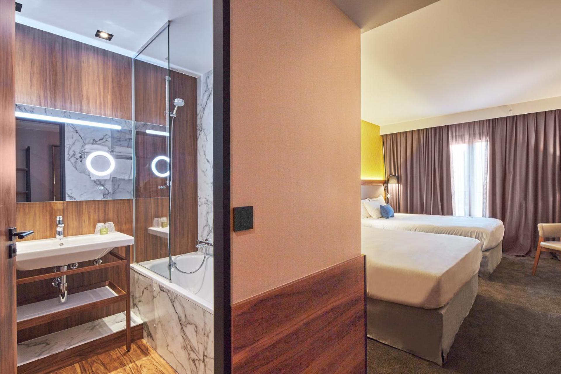 Premium Quadruple Room,1637705636:JPEG