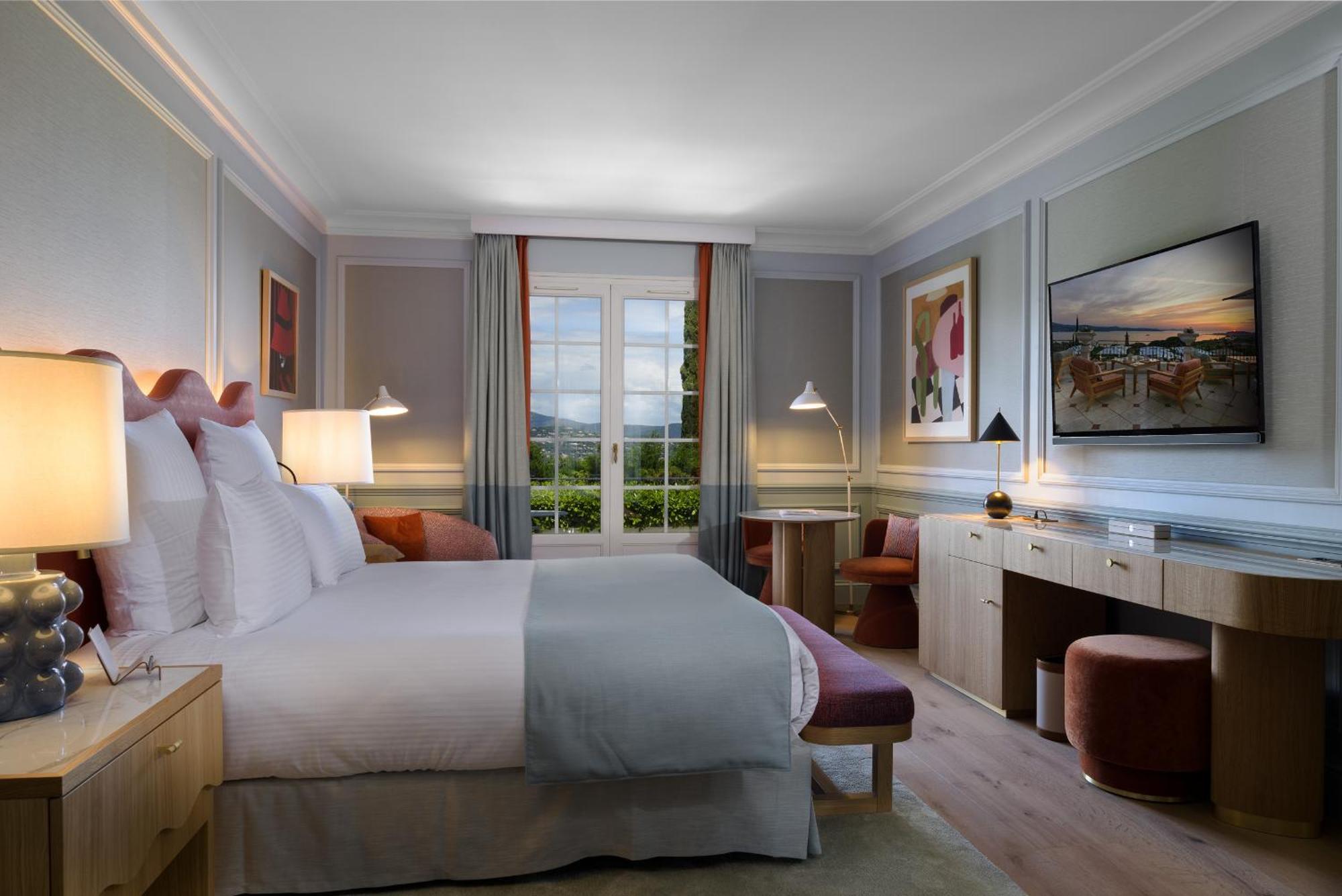 Superior Double Room Pool Level