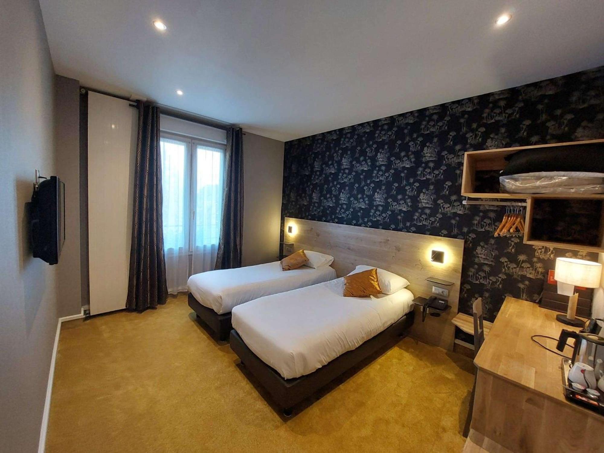 Quarto Superior com Cama de Casal ou 2 de Solteiro e Banheira