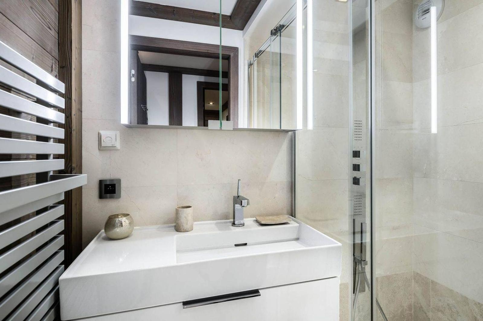 THREE-BEDROOM PRESTIGE RESIDENCE