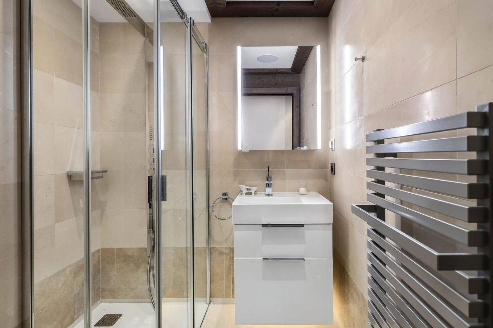 THREE-BEDROOM PRESTIGE RESIDENCE