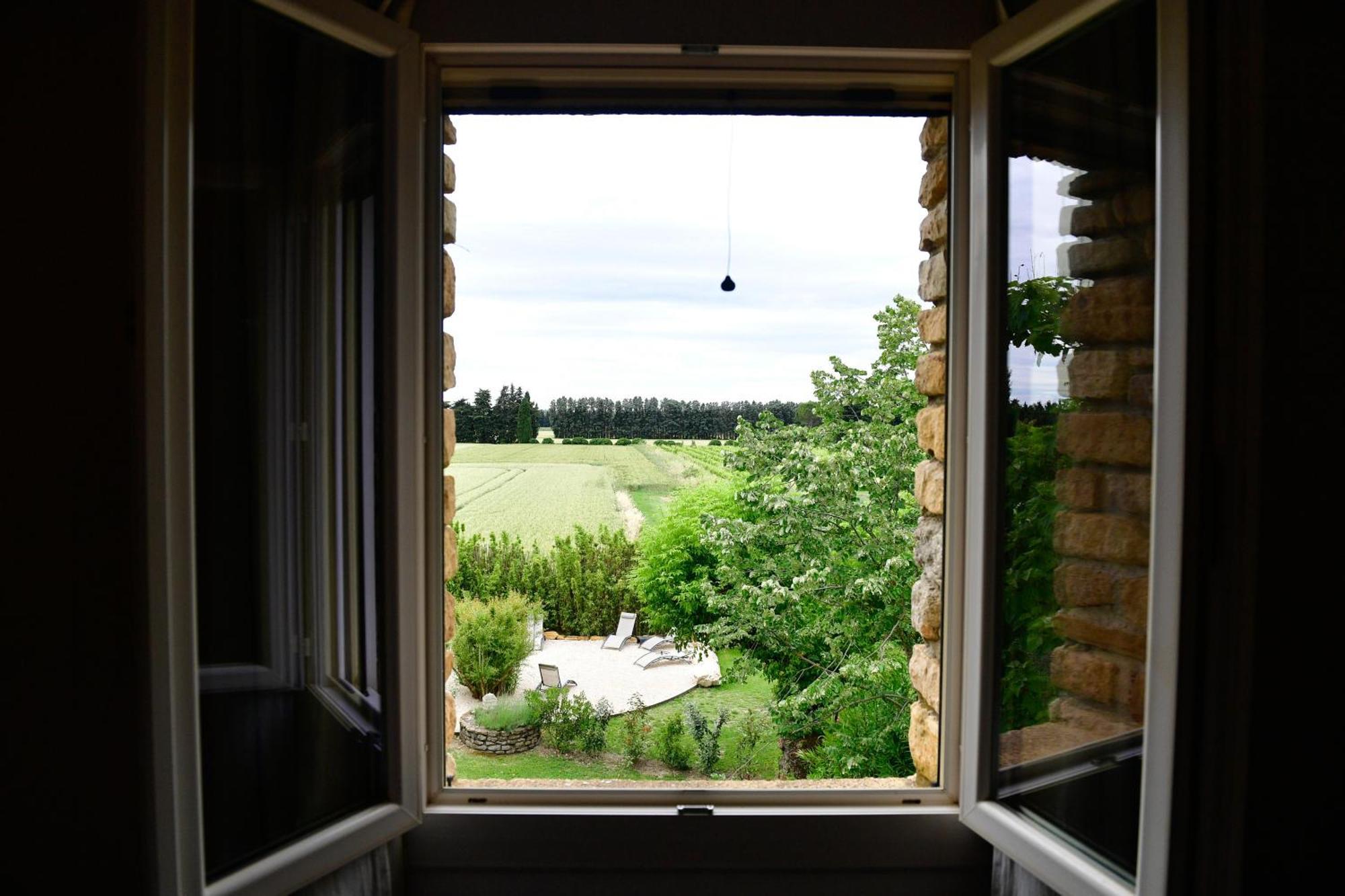 Queen Room Garden View