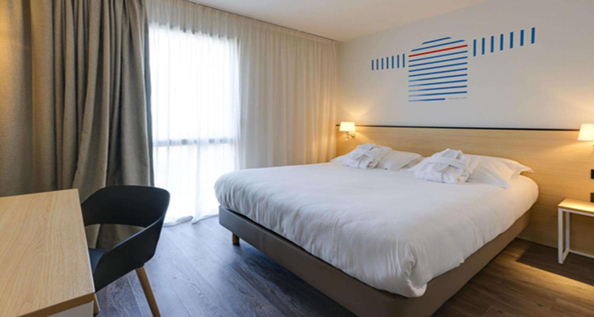 Premium Queen Room - Non-Smoking,1604068160:JPEG