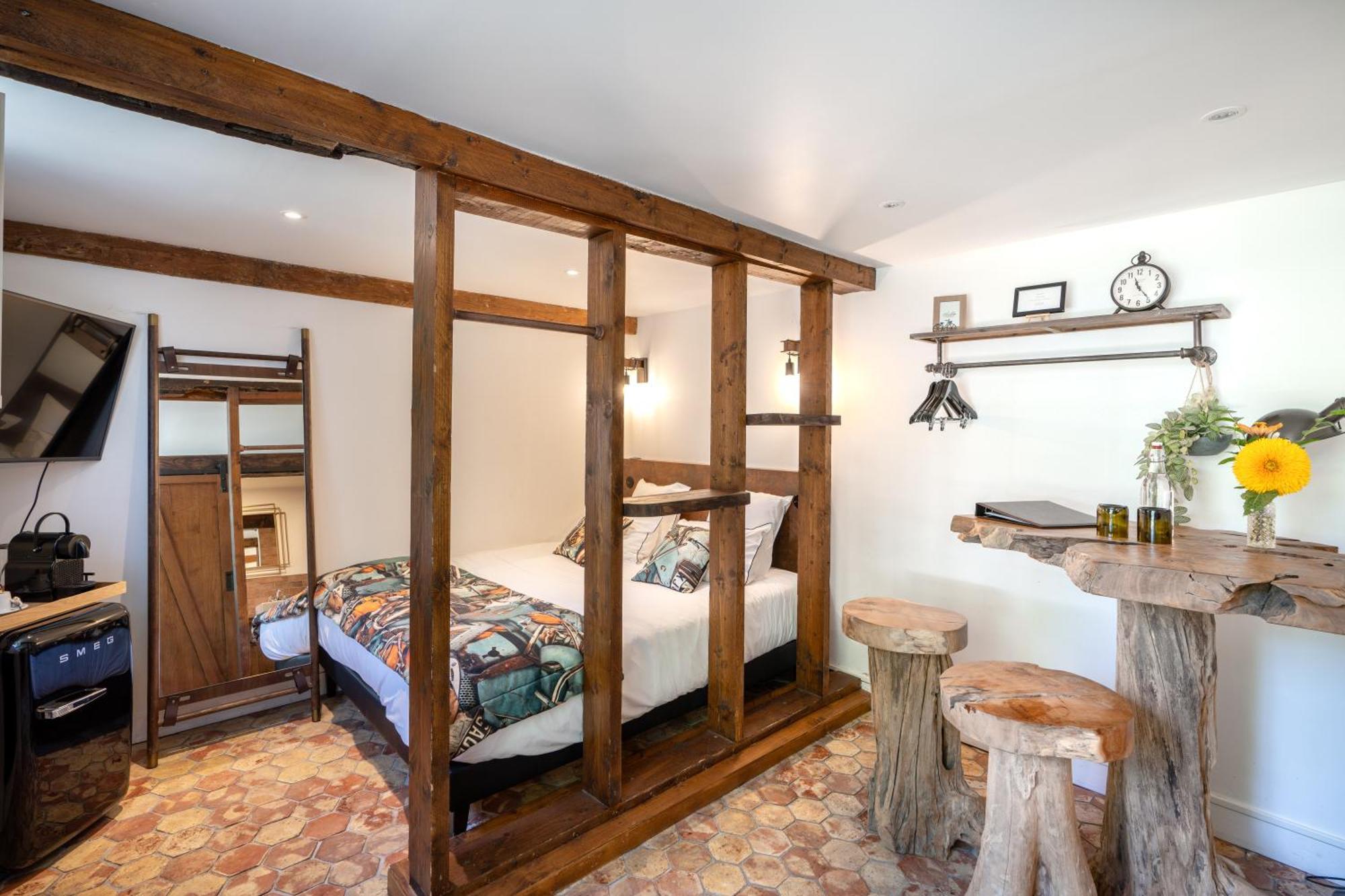 Double Room Private Bathroom