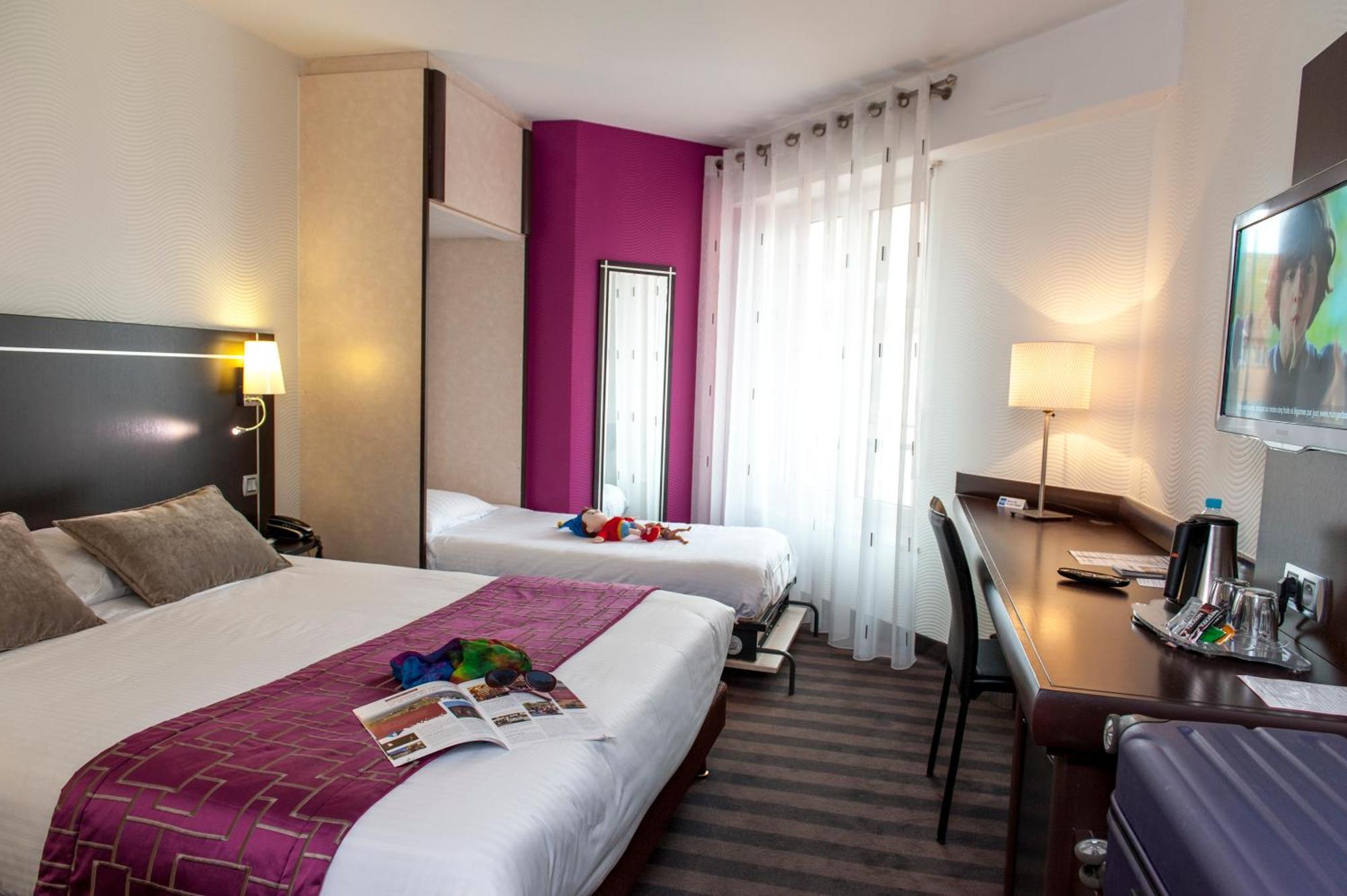 Triple Room (2 Adults + 1 Child)