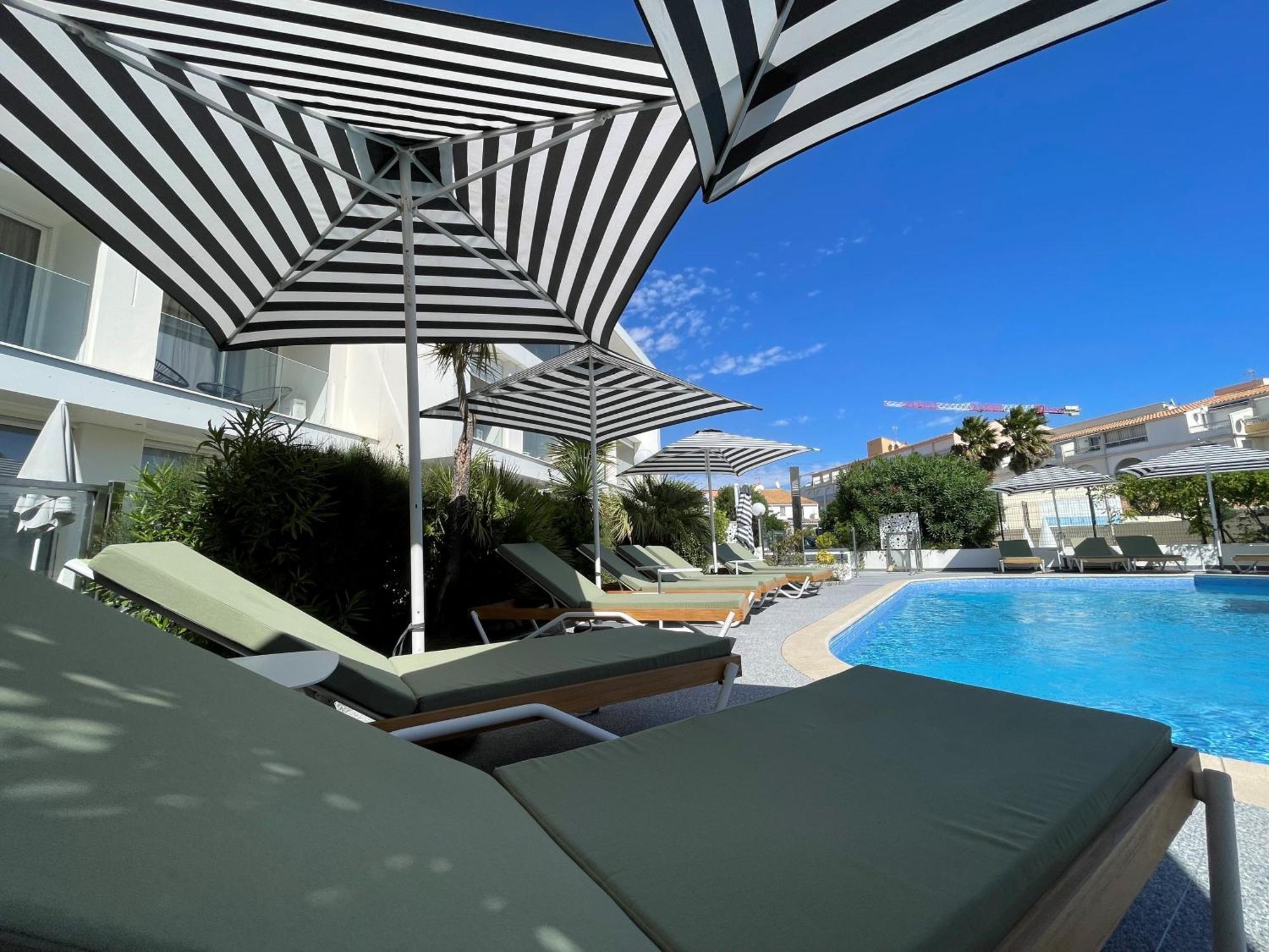 Suite Junior con vistas a la piscina