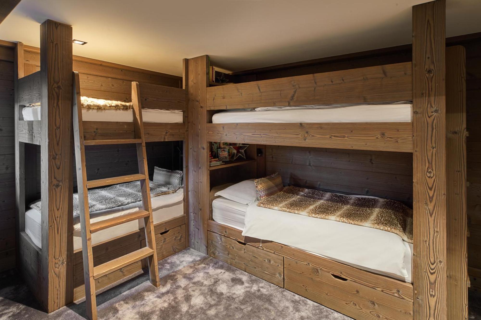 THREE-BEDROOM PRESTIGE RESIDENCE
