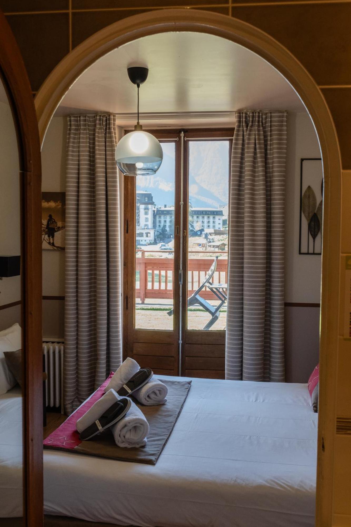 Double Room with Aiguille du Midi View,1617513294:JPEG