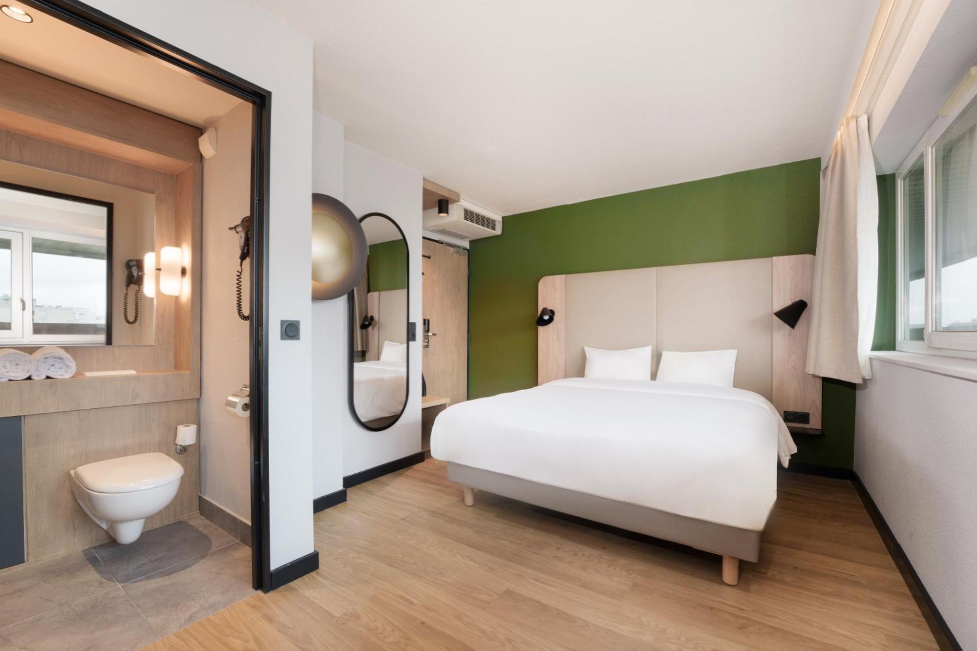 Standard room 1 Queen Bed 1 Sofa Bed