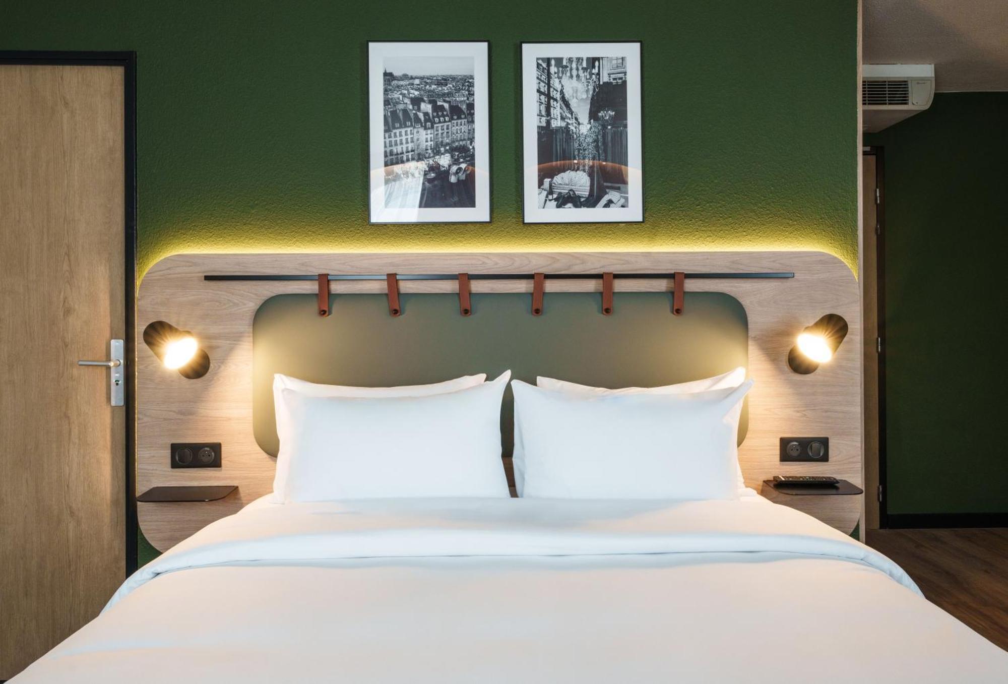Standard room 1 Queen Bed 1 Sofa Bed