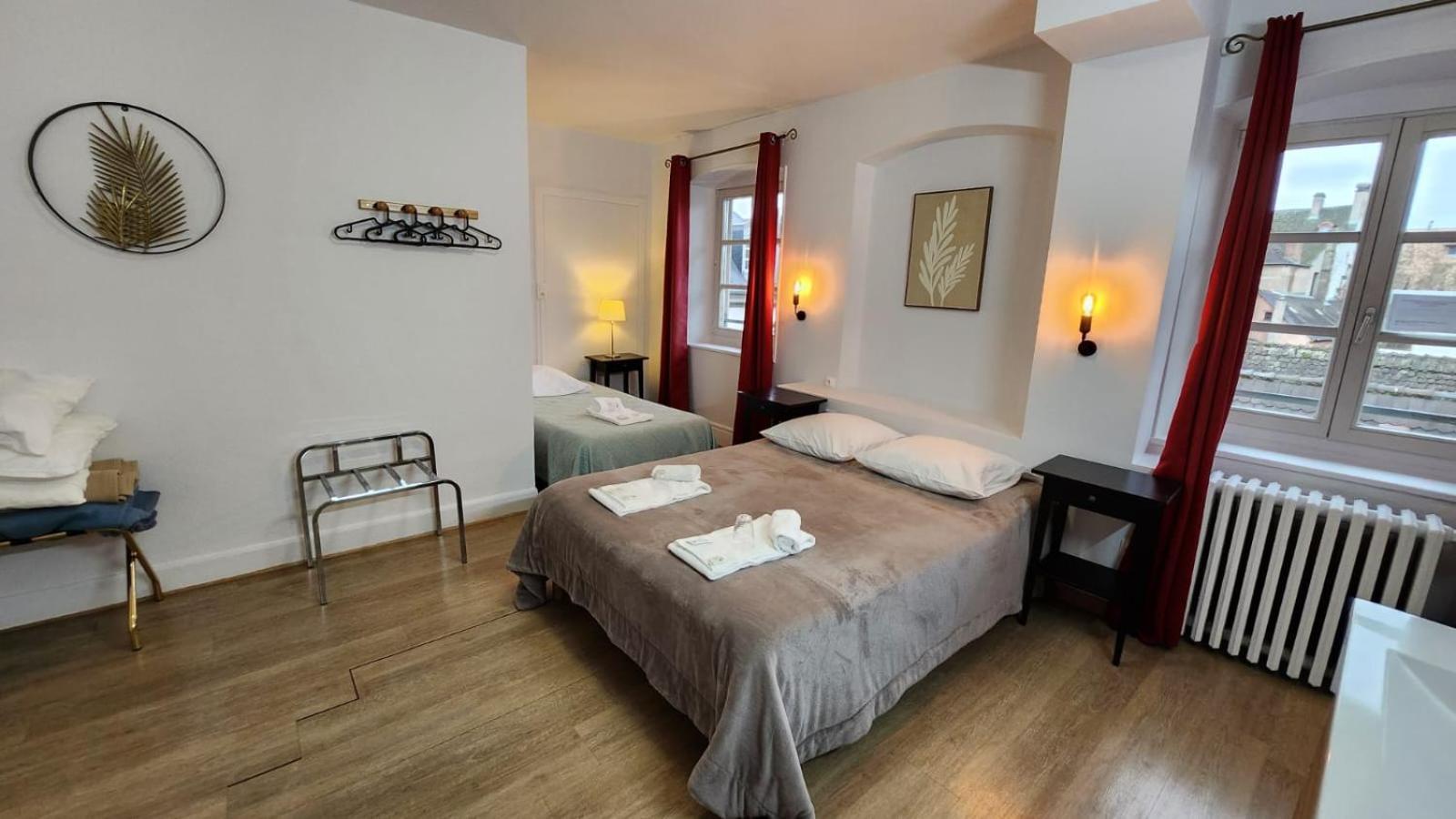 Triple Room with Shared Bathroom,1624314540:JPEG