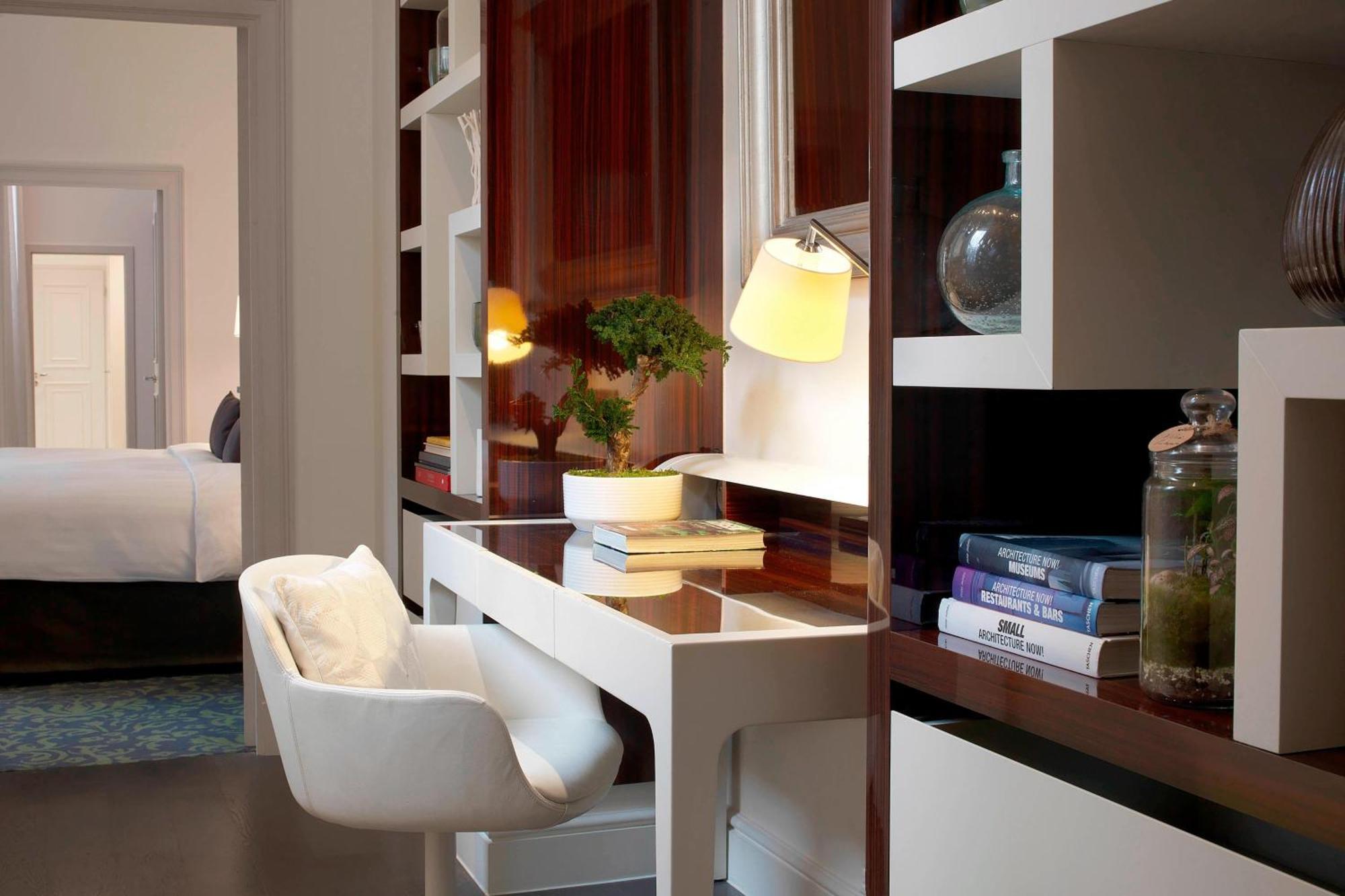 Suite Magnolia más grande con sofá cama y vistas al jardín - 1 cama extragrande