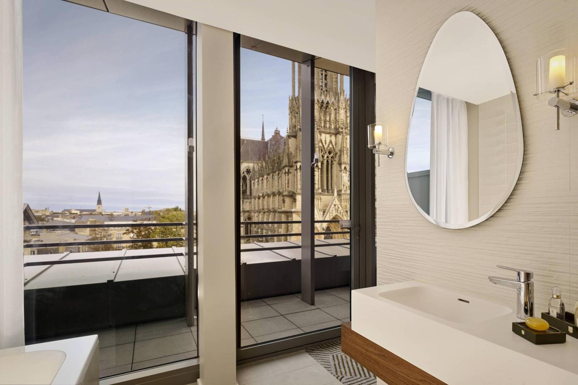 Executive King room - Cathedrale view,1632308846:JPEG