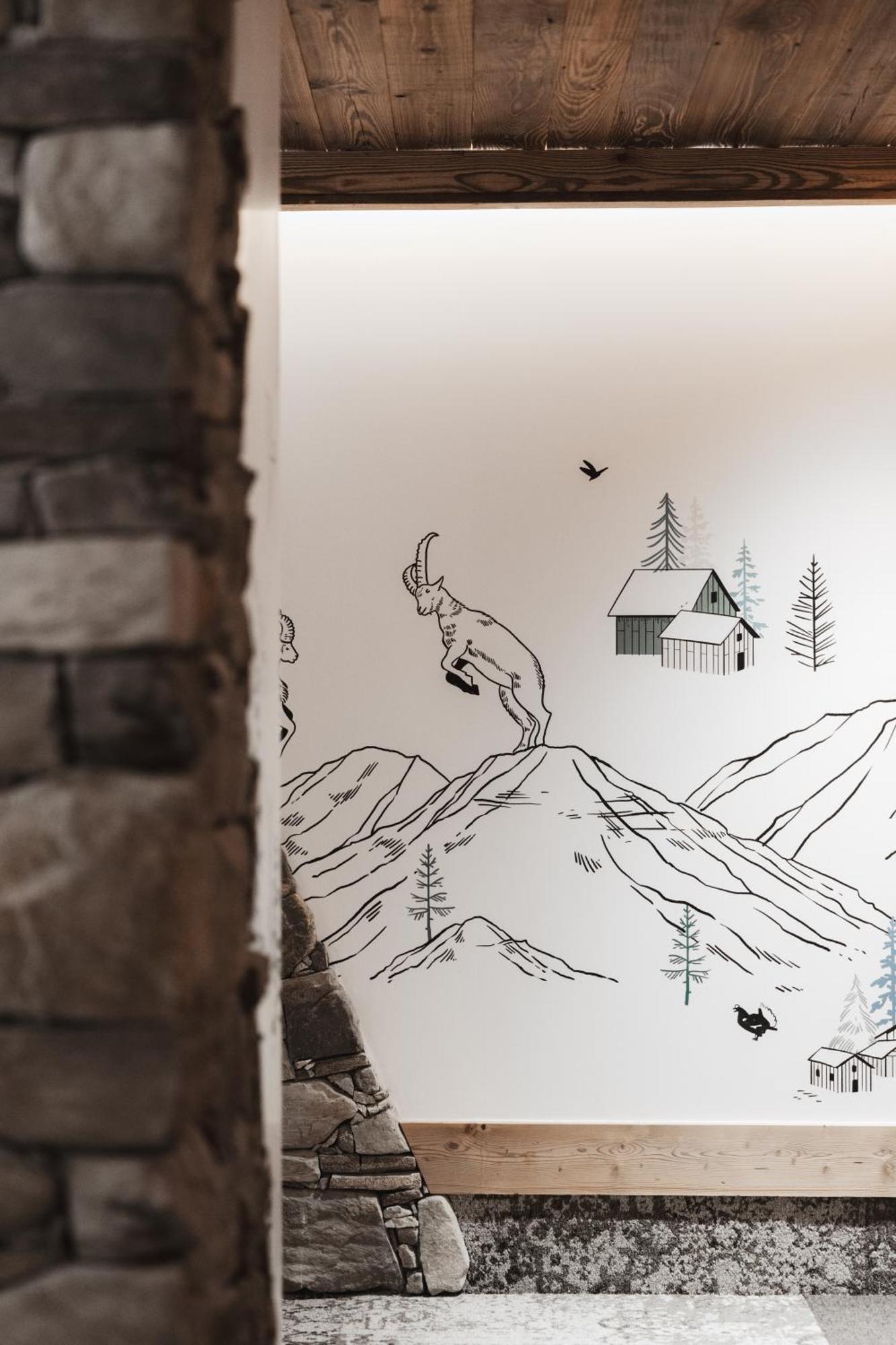 Apartment with Mountain View,1632922111:JPEG