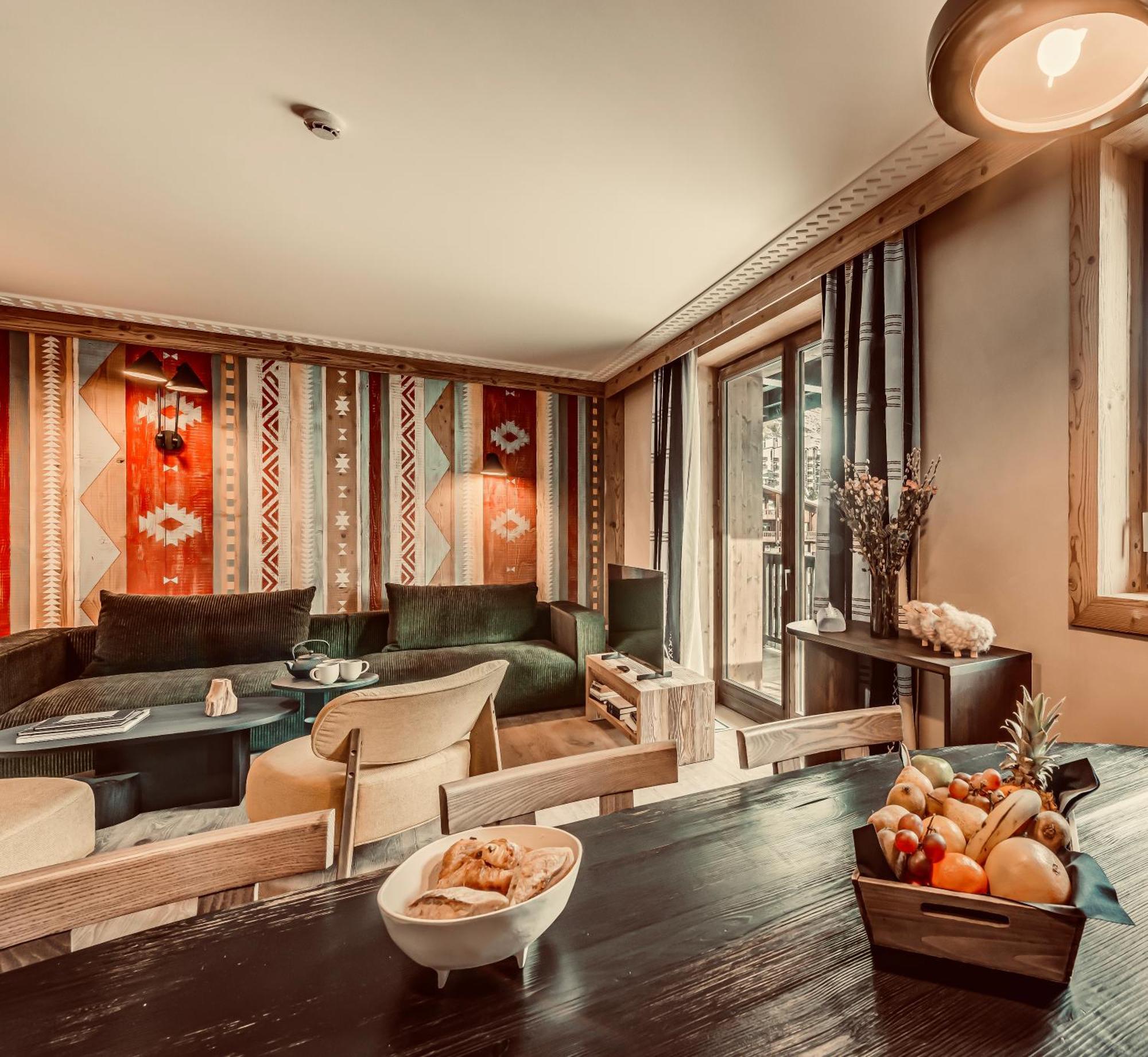 Three-Bedroom Apartment with Mountain View