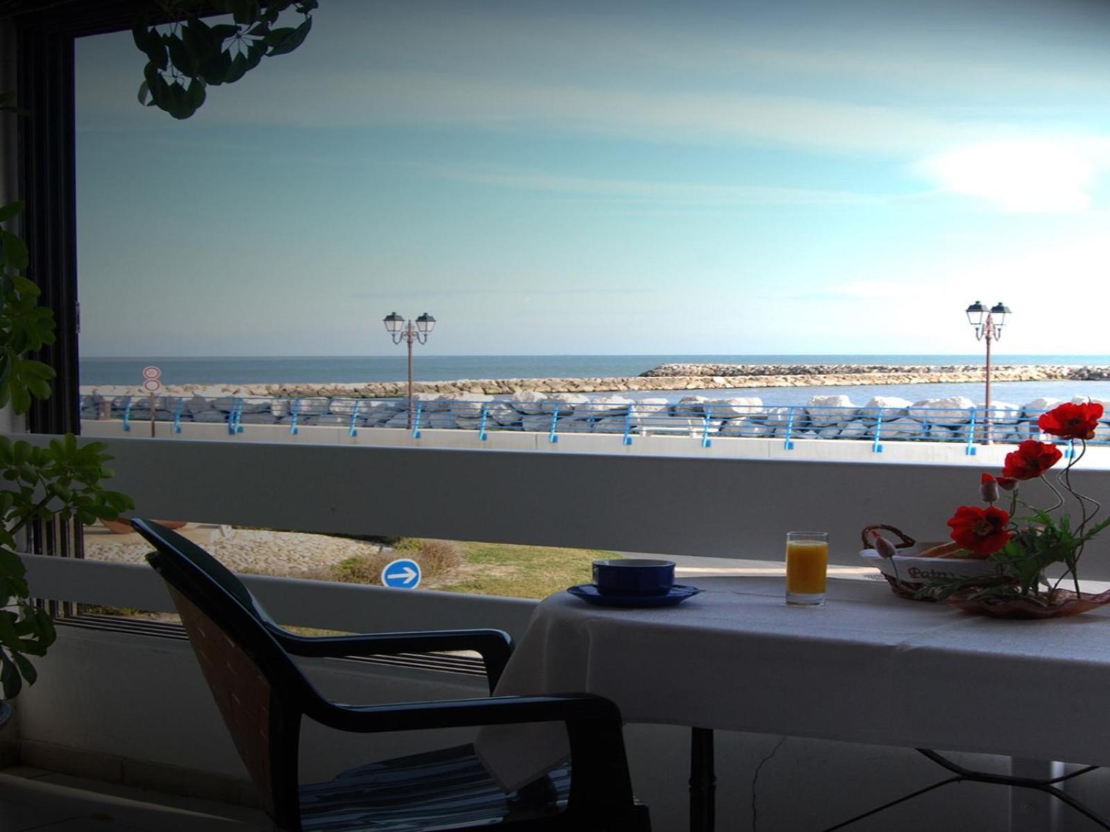 Premium Twin Room with bathroom, balcony and sea view