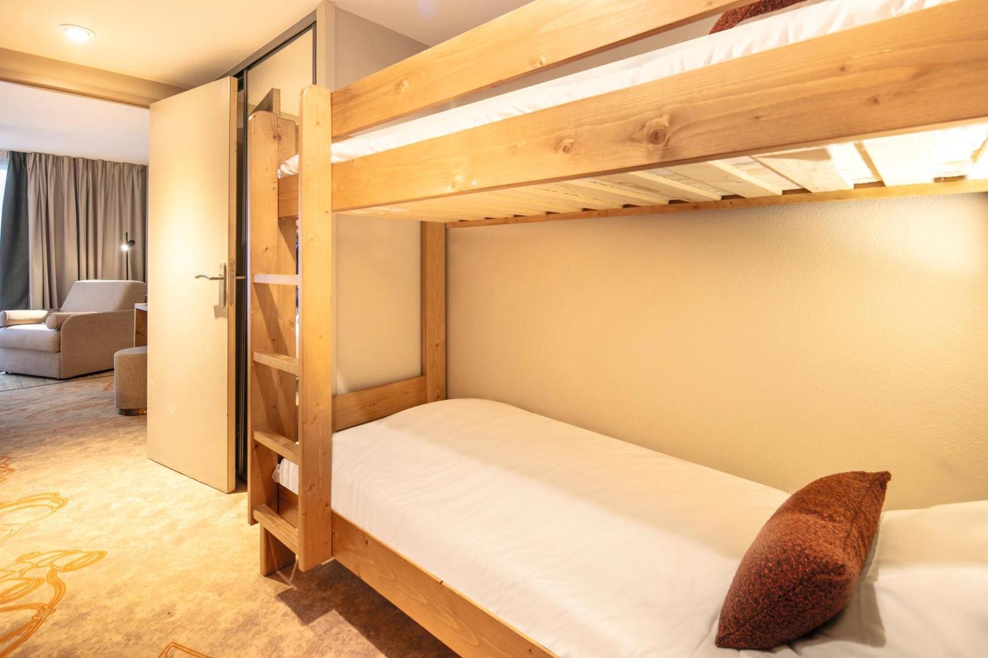 Quadruple Room with Mountain View