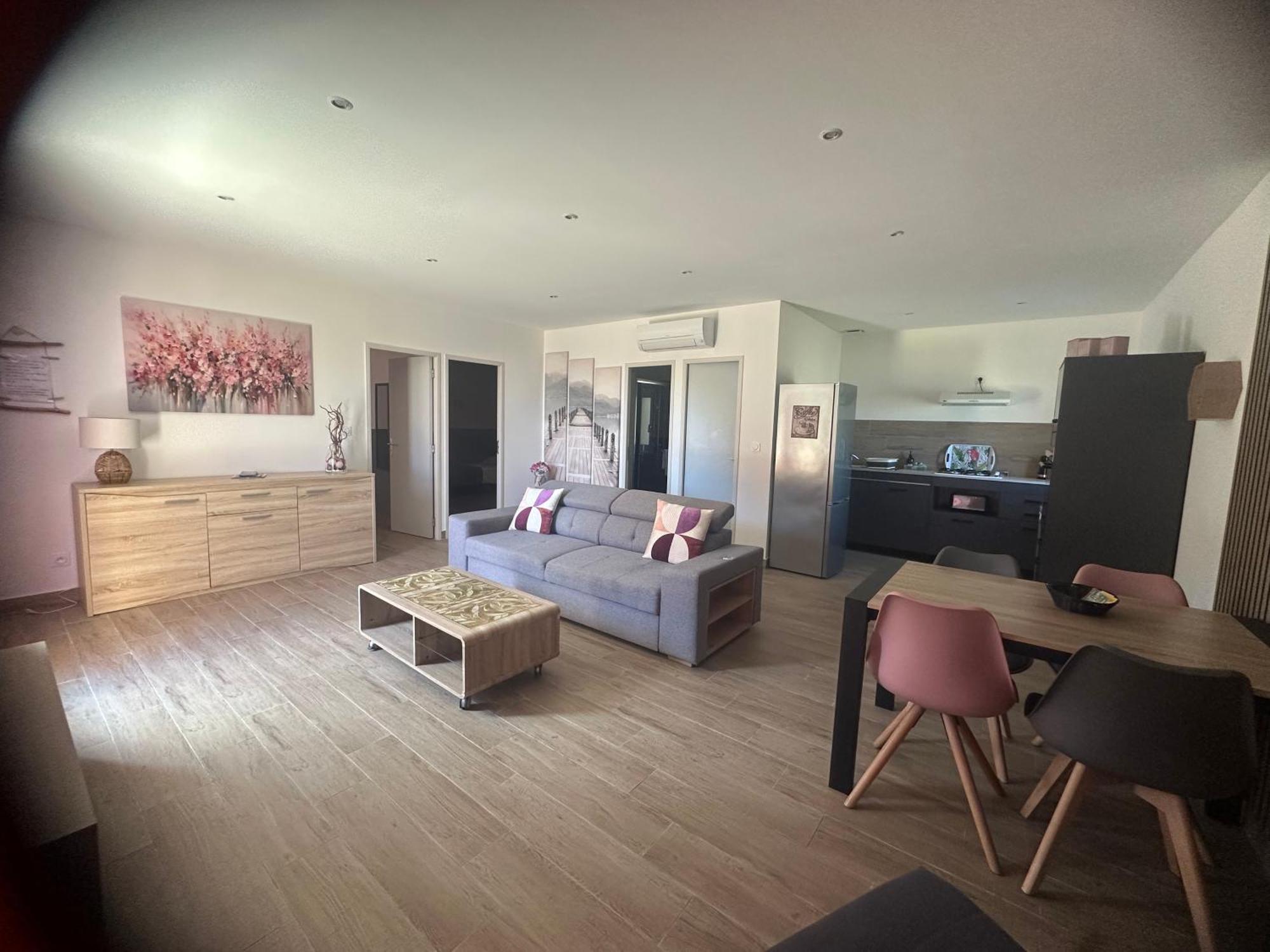 Villa mit 2 Schlafzimmern (4-6 Erwachsene)