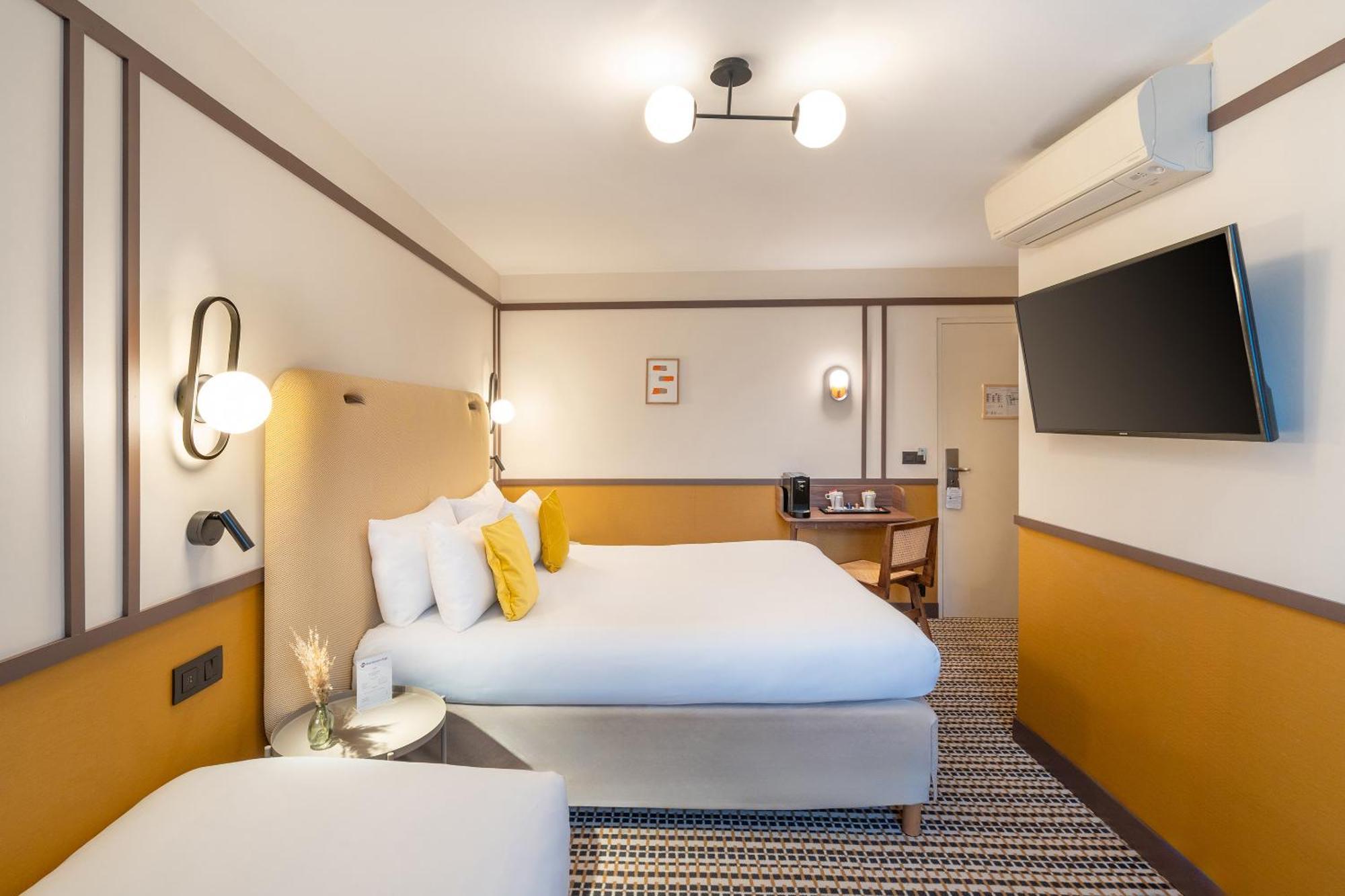 Family Room Queen Bed Sofa Bed Non-Smoking