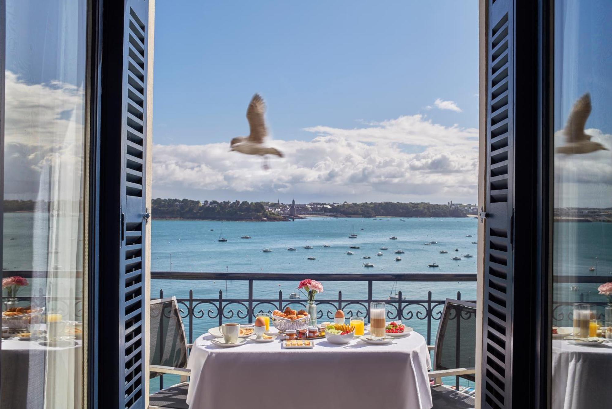 Double or Twin Room Prestige with Sea View