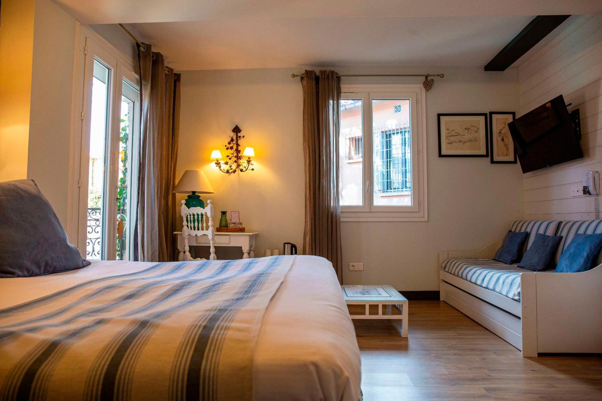 Deluxe Room with Balcony,1669008123:JPEG