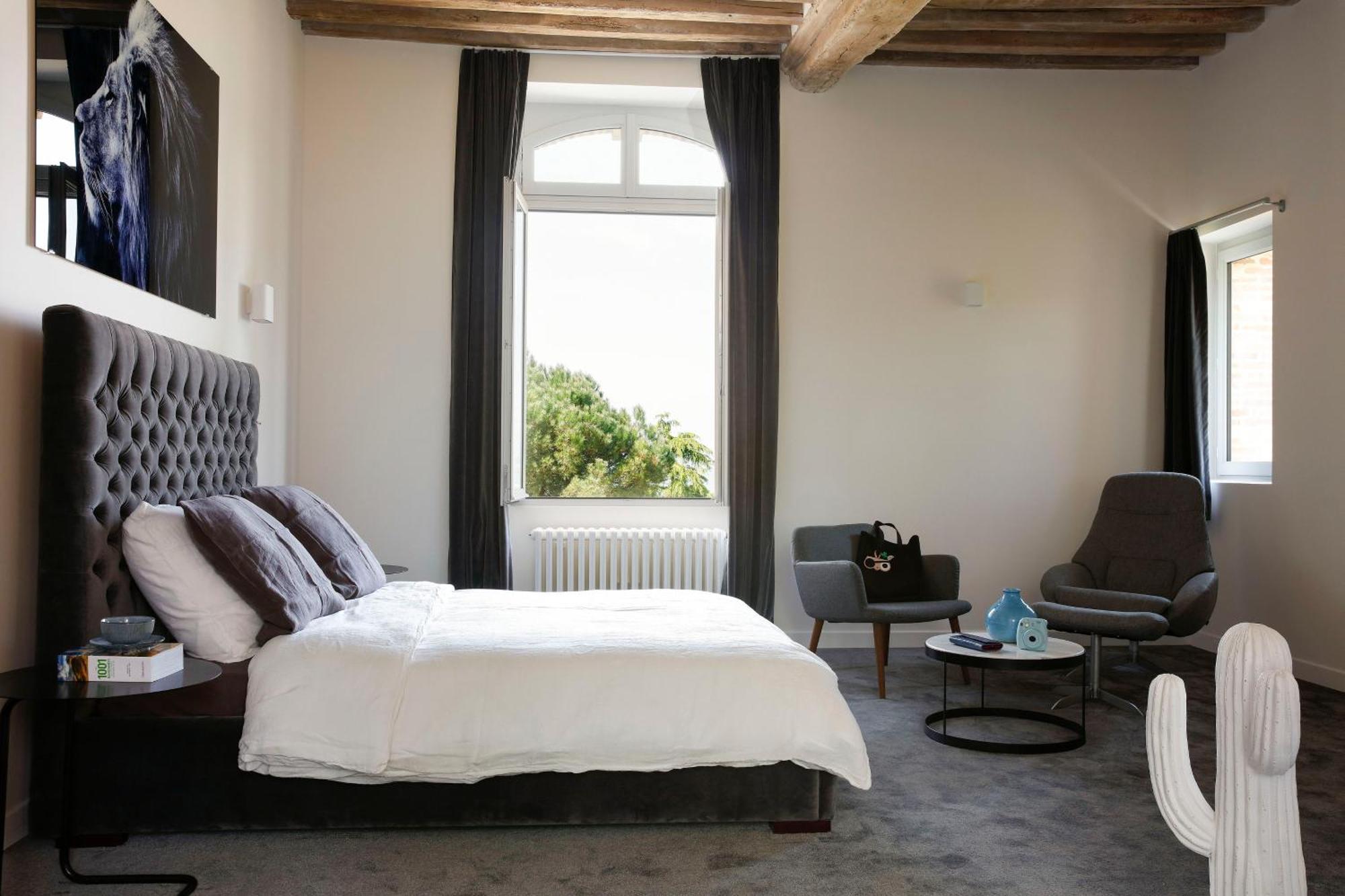 Petit Grainfirst floor The Beach Manor