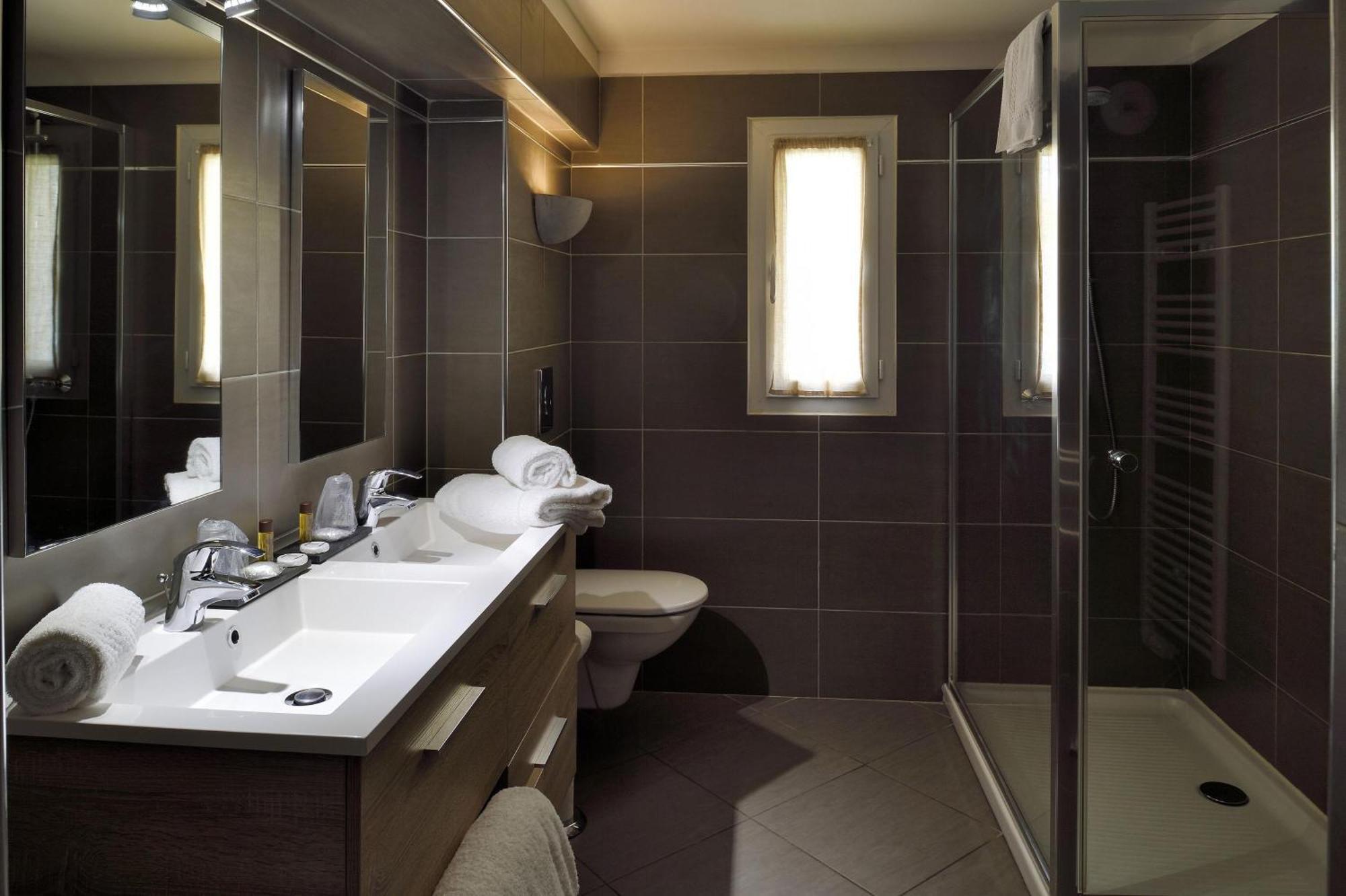 Prestige Queen Suite Sofa Bed Non-Smoking