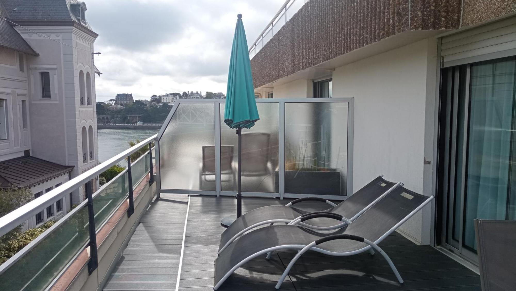 Comfort Queen Room with Terrace and Garden View - Non-Smoking
