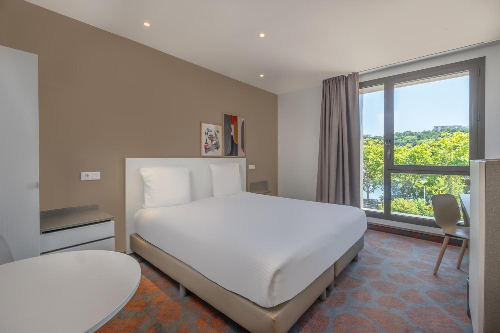 Family Connecting Rooms
